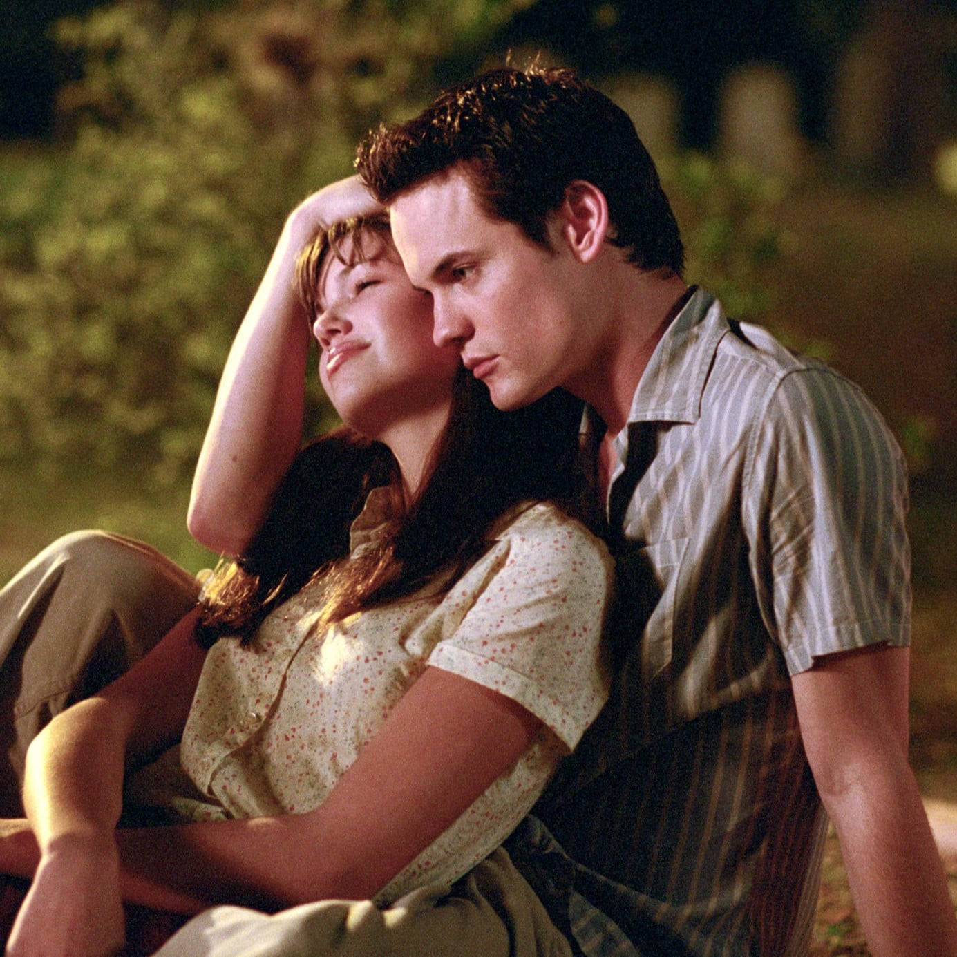 teenage aesthetic, young couple, softly lit outdoor setting, HD Desktop Wallpaper