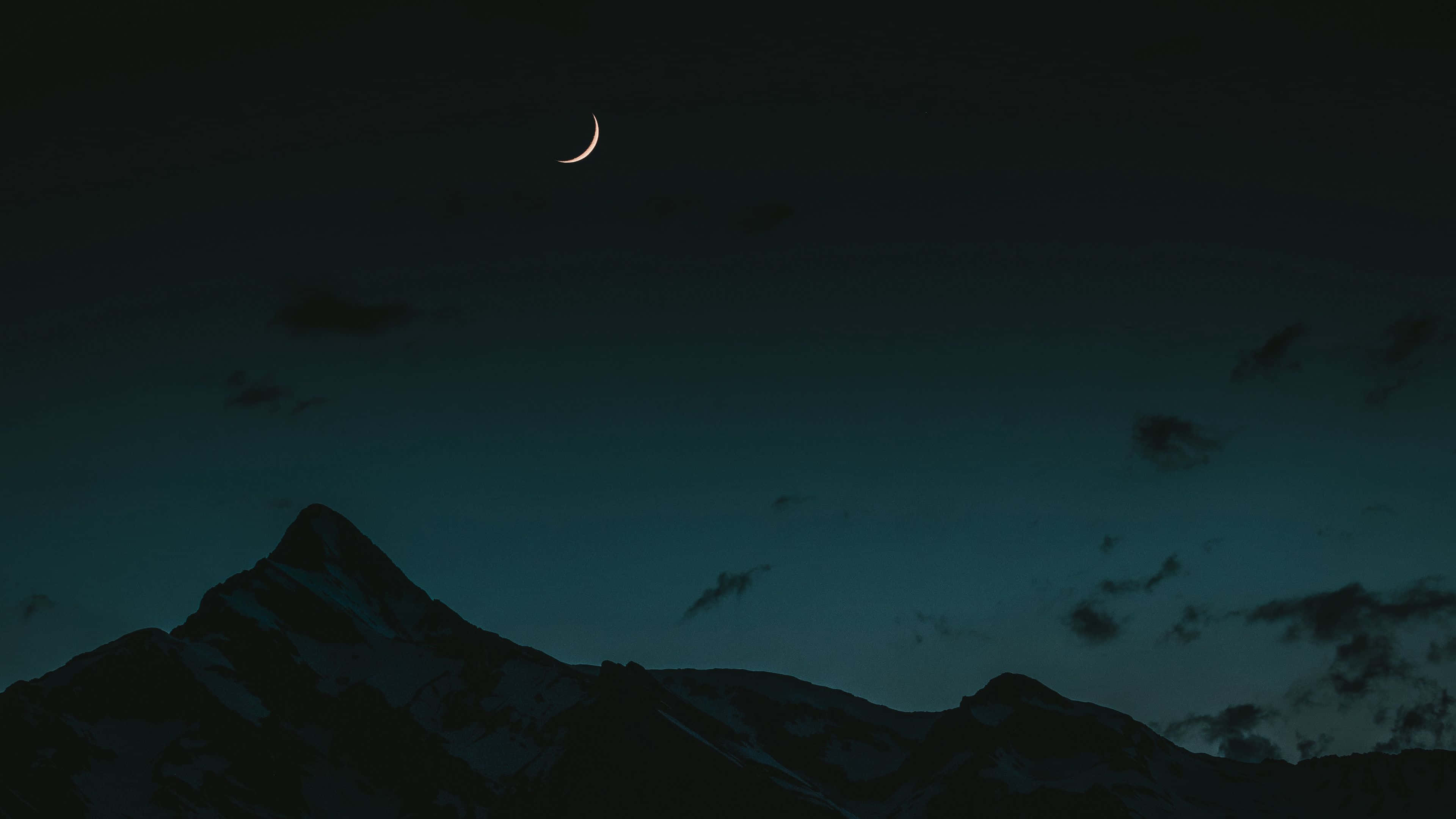 aesthetic night sky, crescent moon, snow-capped mountain peaks, 4K Desktop Wallpaper