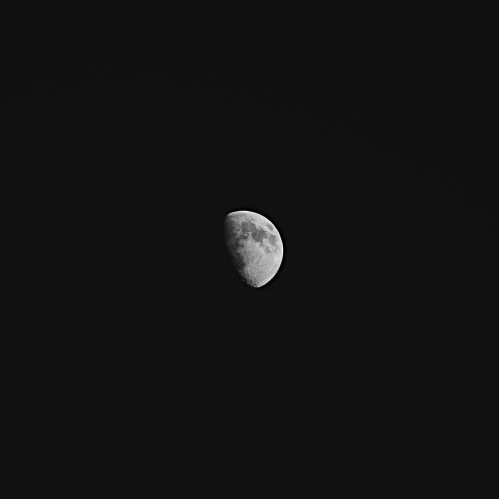 waxing gibbous moon, black and white, inky black sky, SD Desktop Wallpaper