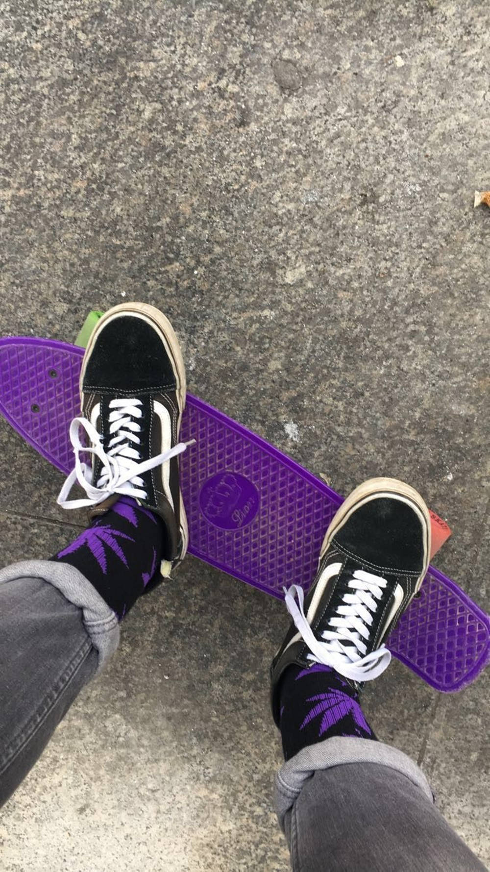 purple aesthetic skateboard, black sneakers, purple socks, HD Phone Wallpaper
