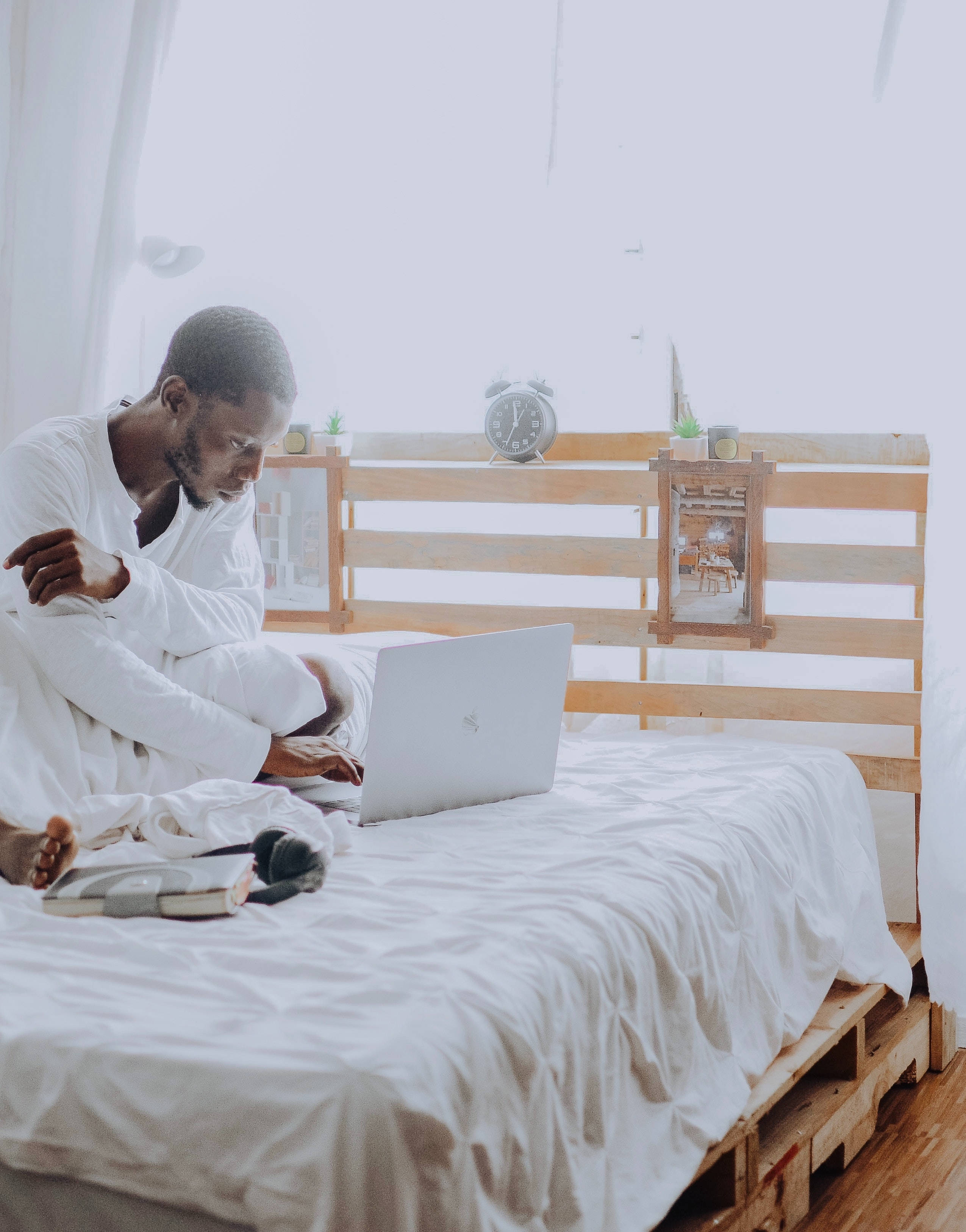 white laptop, silver laptop, wooden pallet bed, 2K Phone Wallpaper