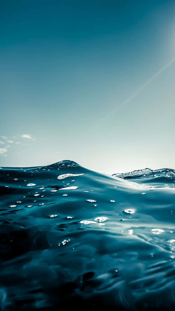 Aesthetic Wave, deep blue ocean waves, clear sky, SD Phone Wallpaper