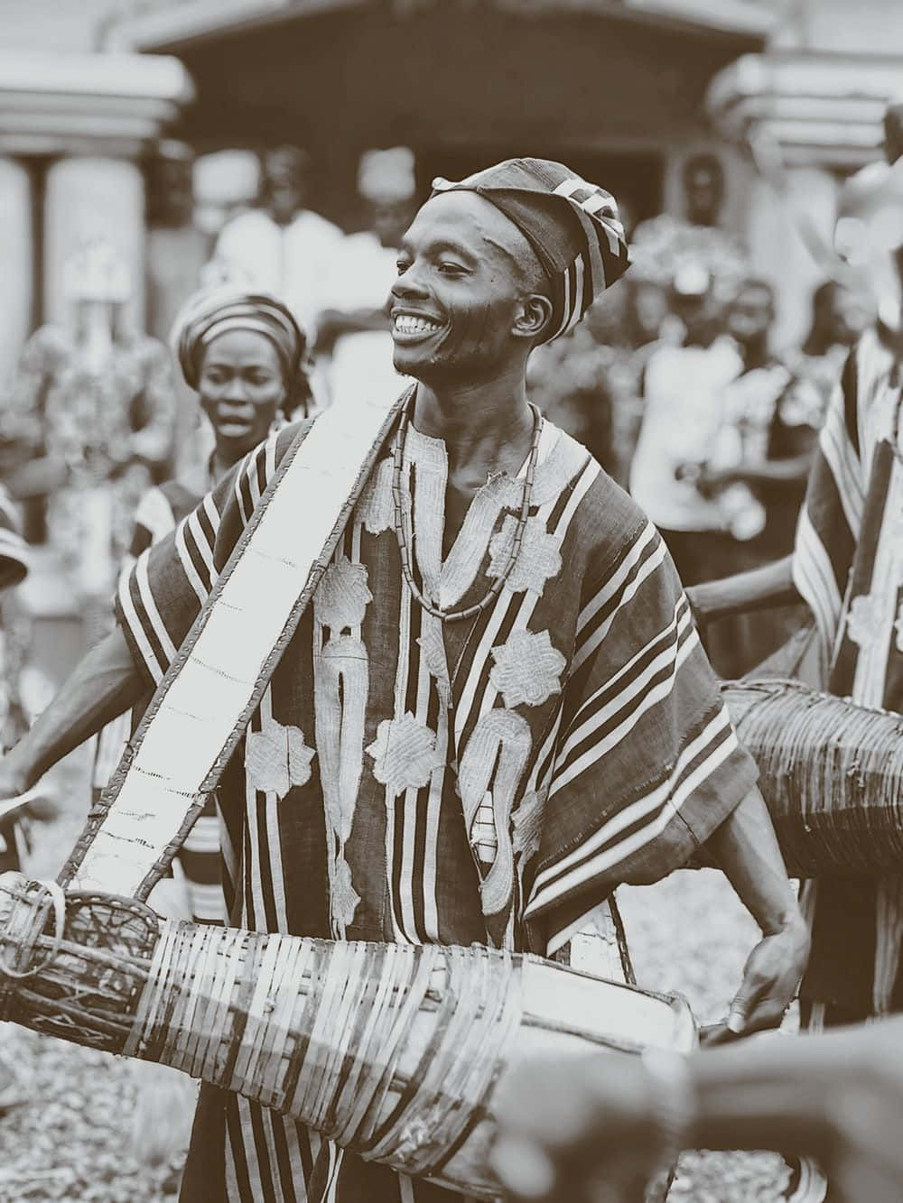 African Culture, traditional striped attire, large hand drum, HD Phone Wallpaper