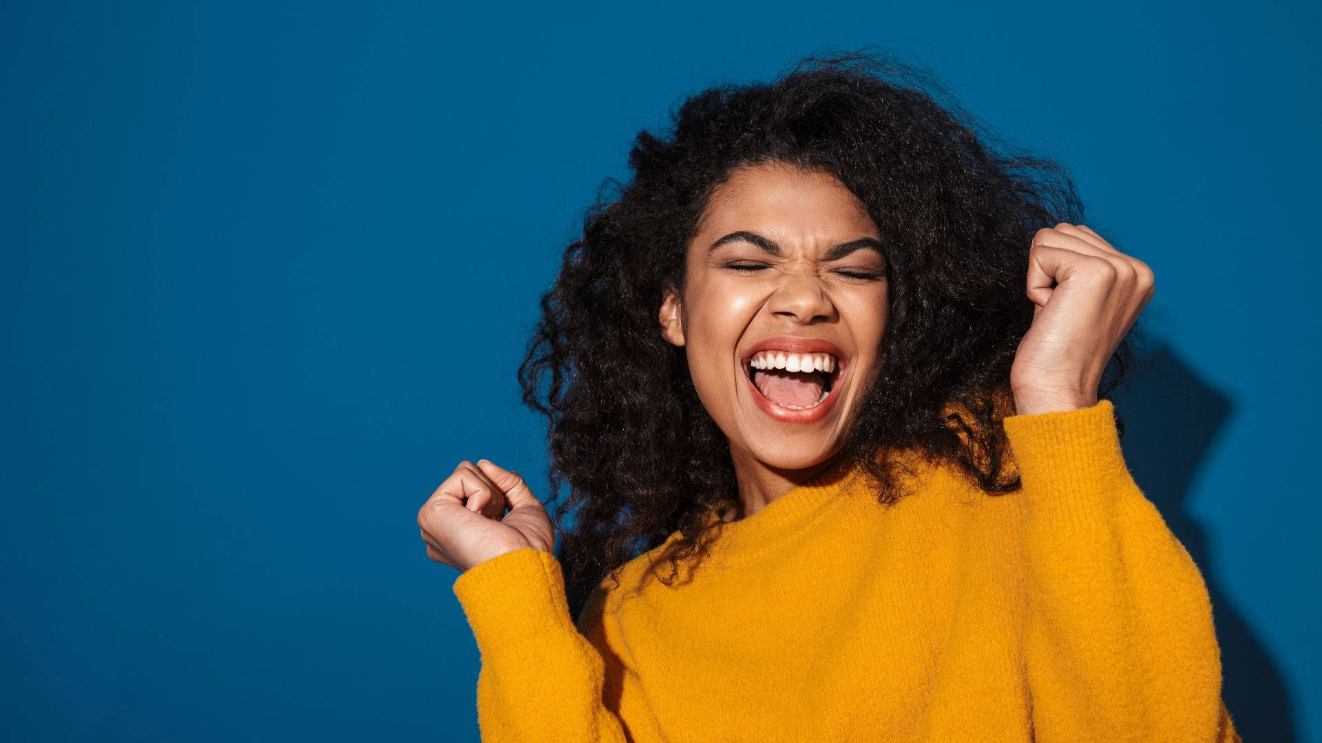 African Woman, curly hair, yellow sweater, Full HD Desktop Wallpaper