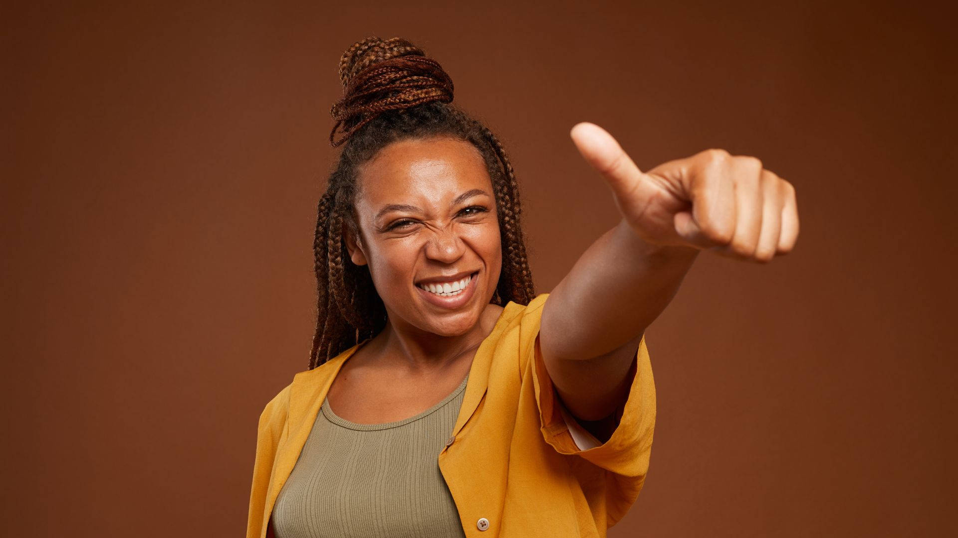 African Woman, braided hair, confident thumbs up, Full HD Desktop Wallpaper