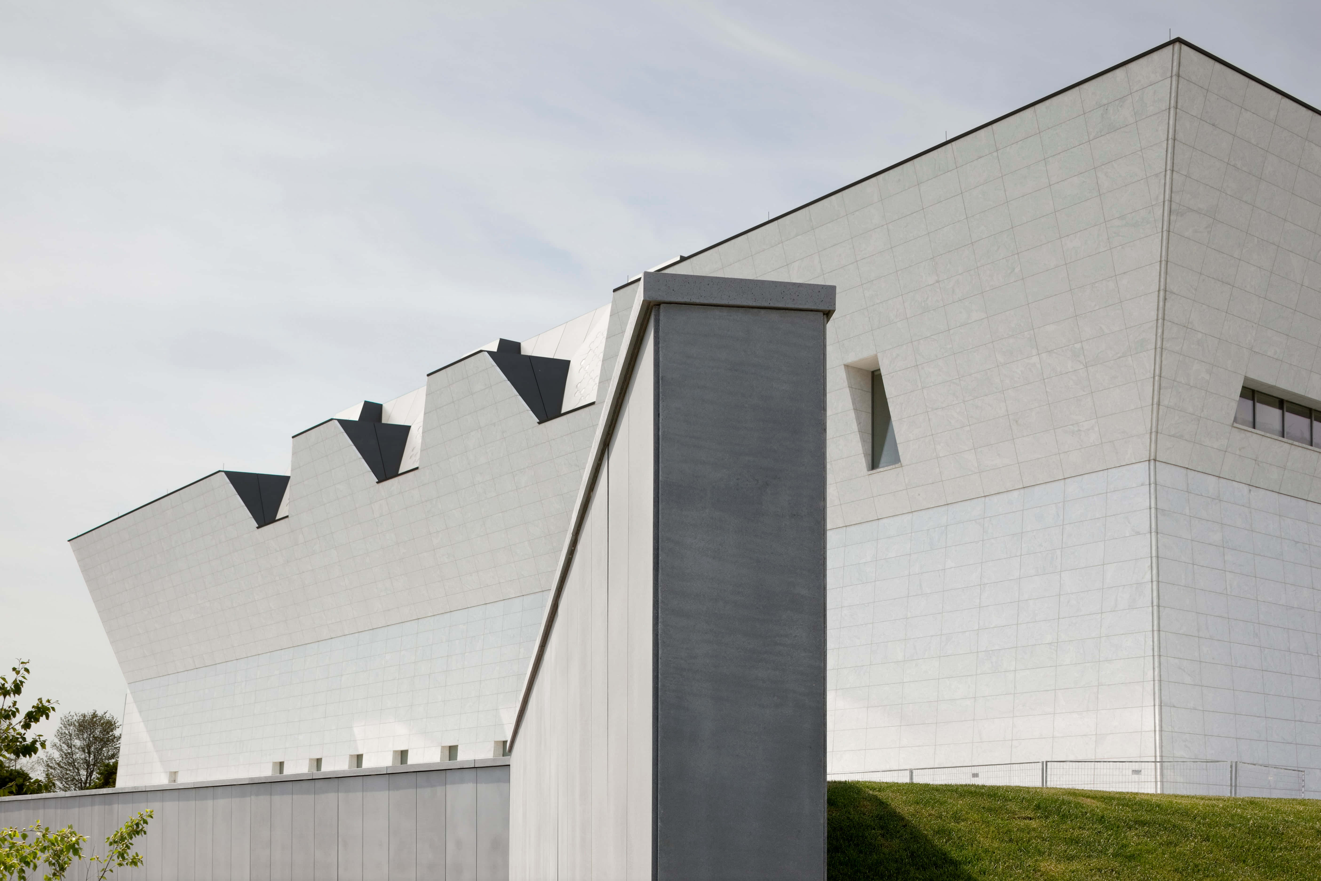 Aga Khan Museum, modernist building, sharp geometric angles, 5K Desktop Wallpaper