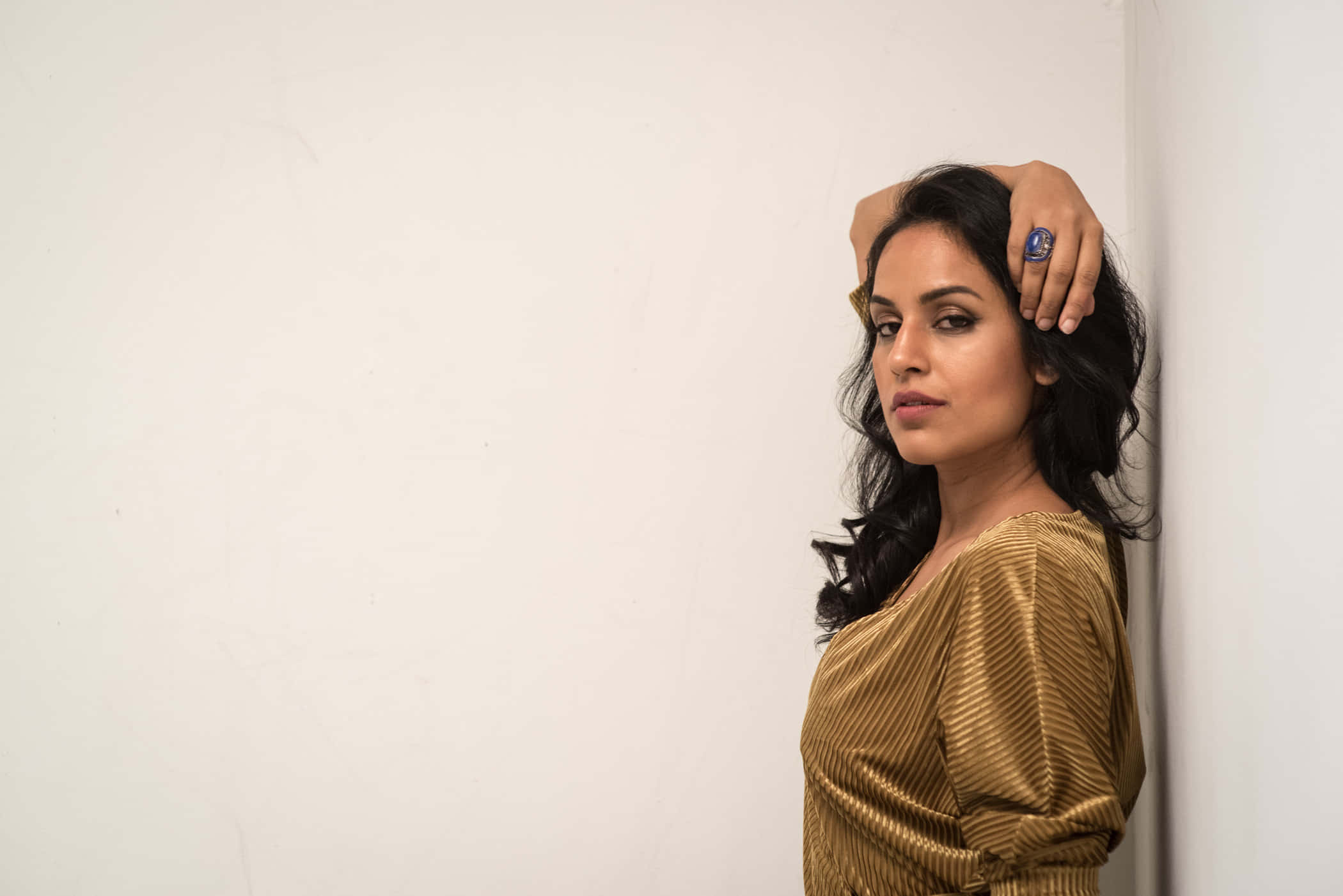 Agam Darshi, dark hair, gold ribbed top, Full HD Desktop Wallpaper