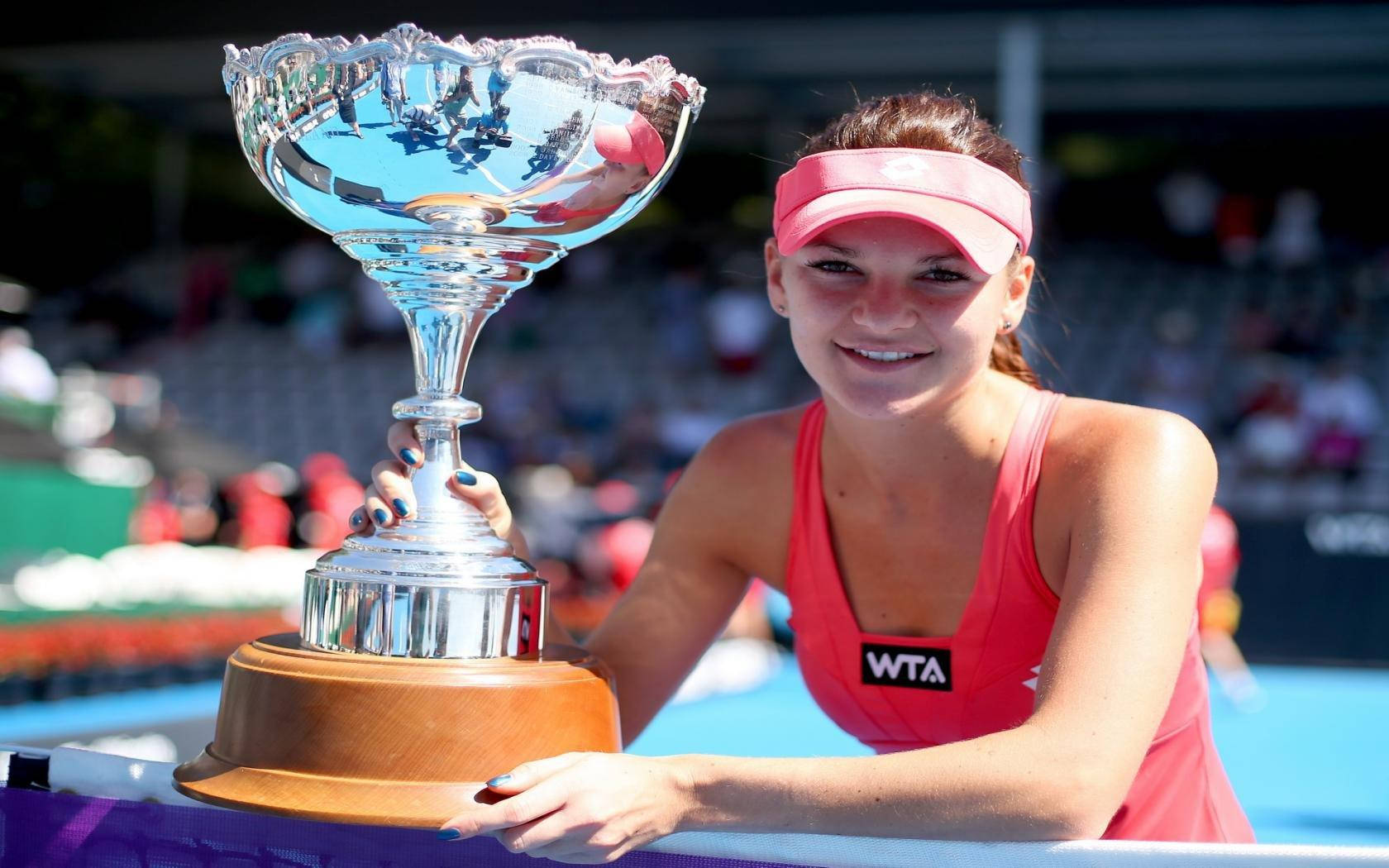 Agnieszka Radwanska, pink outfit, silver trophy, HD Desktop Wallpaper