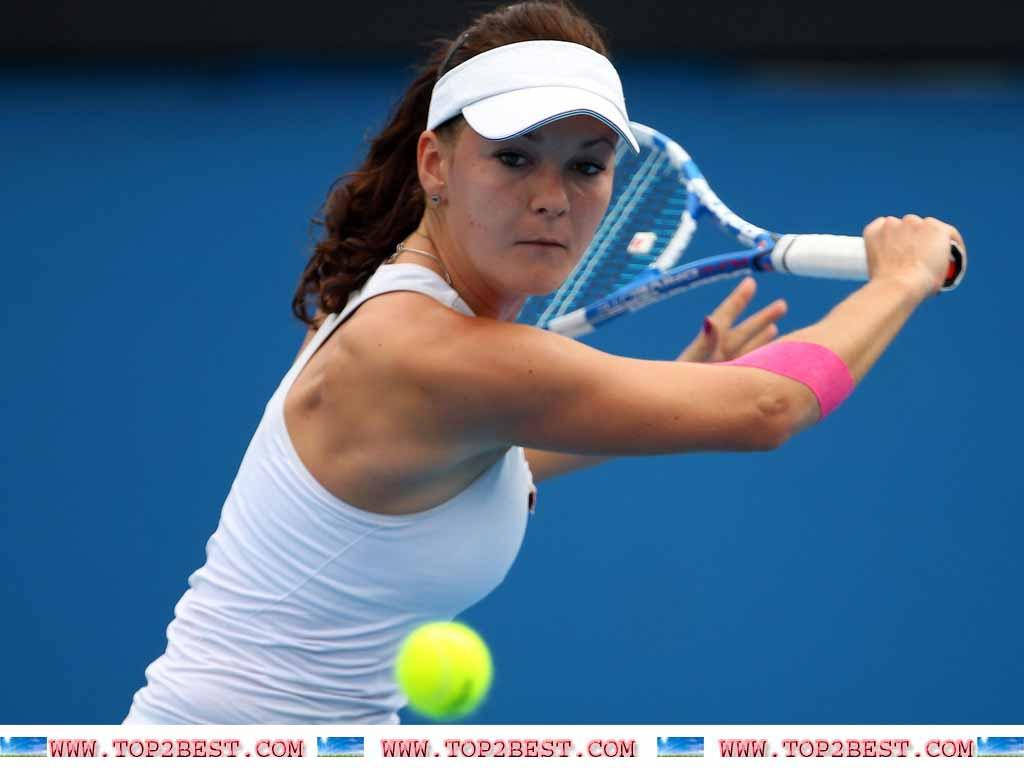 Agnieszka Radwanska, white gear, yellow ball, SD Desktop Wallpaper