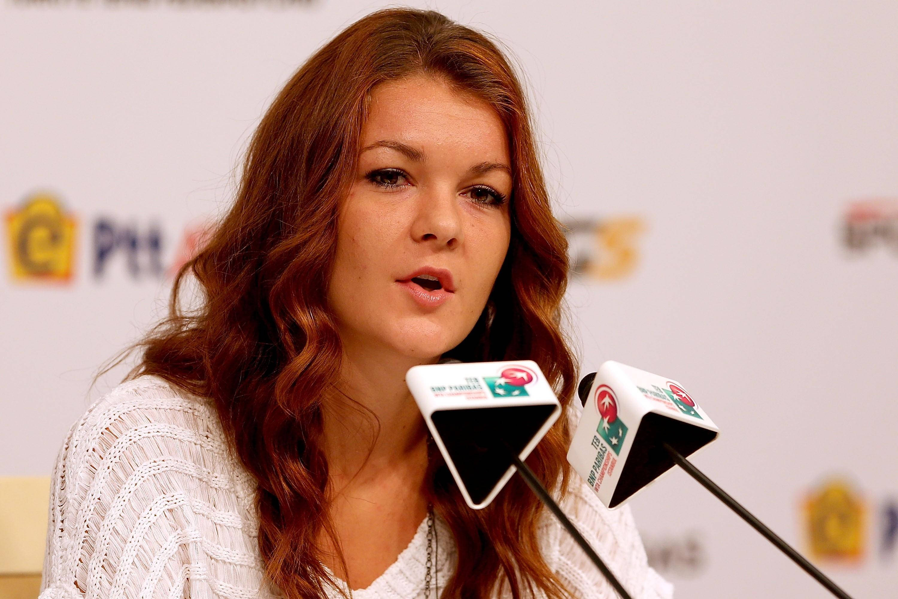 Agnieszka Radwanska, press conference, long auburn hair, 2K Desktop Wallpaper