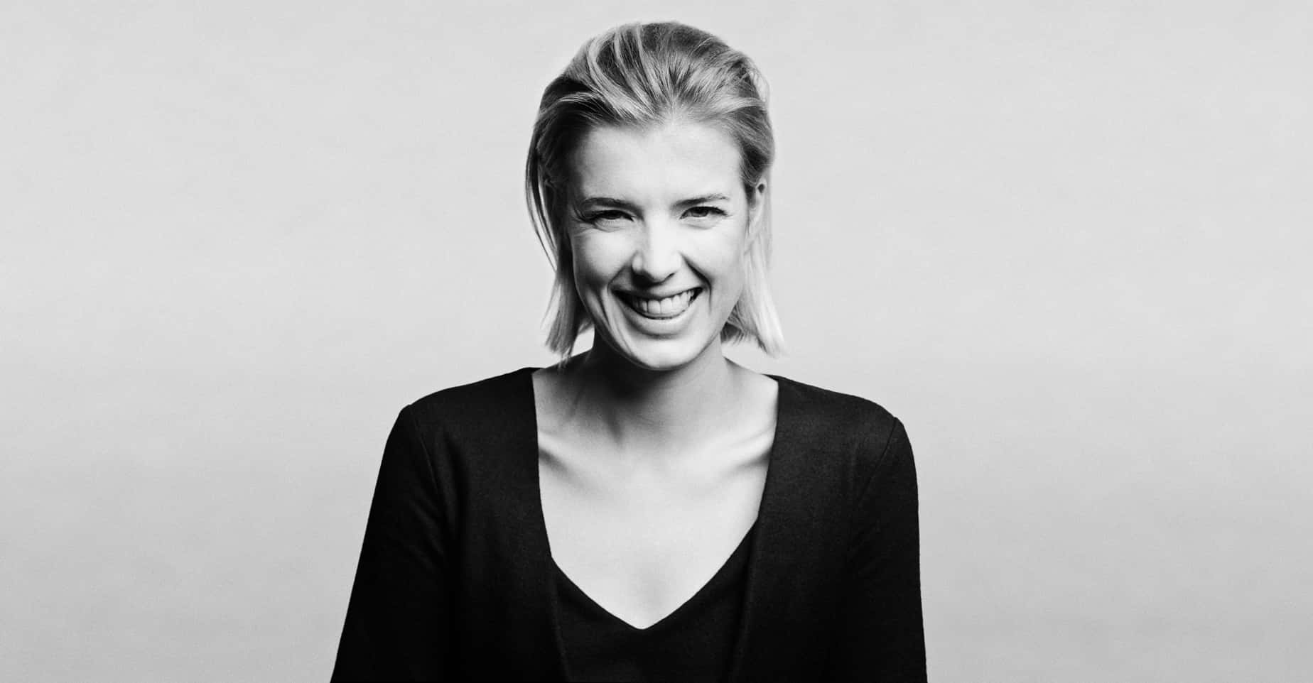 Agyness Deyn, black and white portrait, short blonde hair, HD Desktop Wallpaper