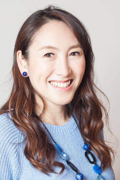 AI Sugiyama, blue knit sweater, blue beaded necklace, SD Phone Wallpaper