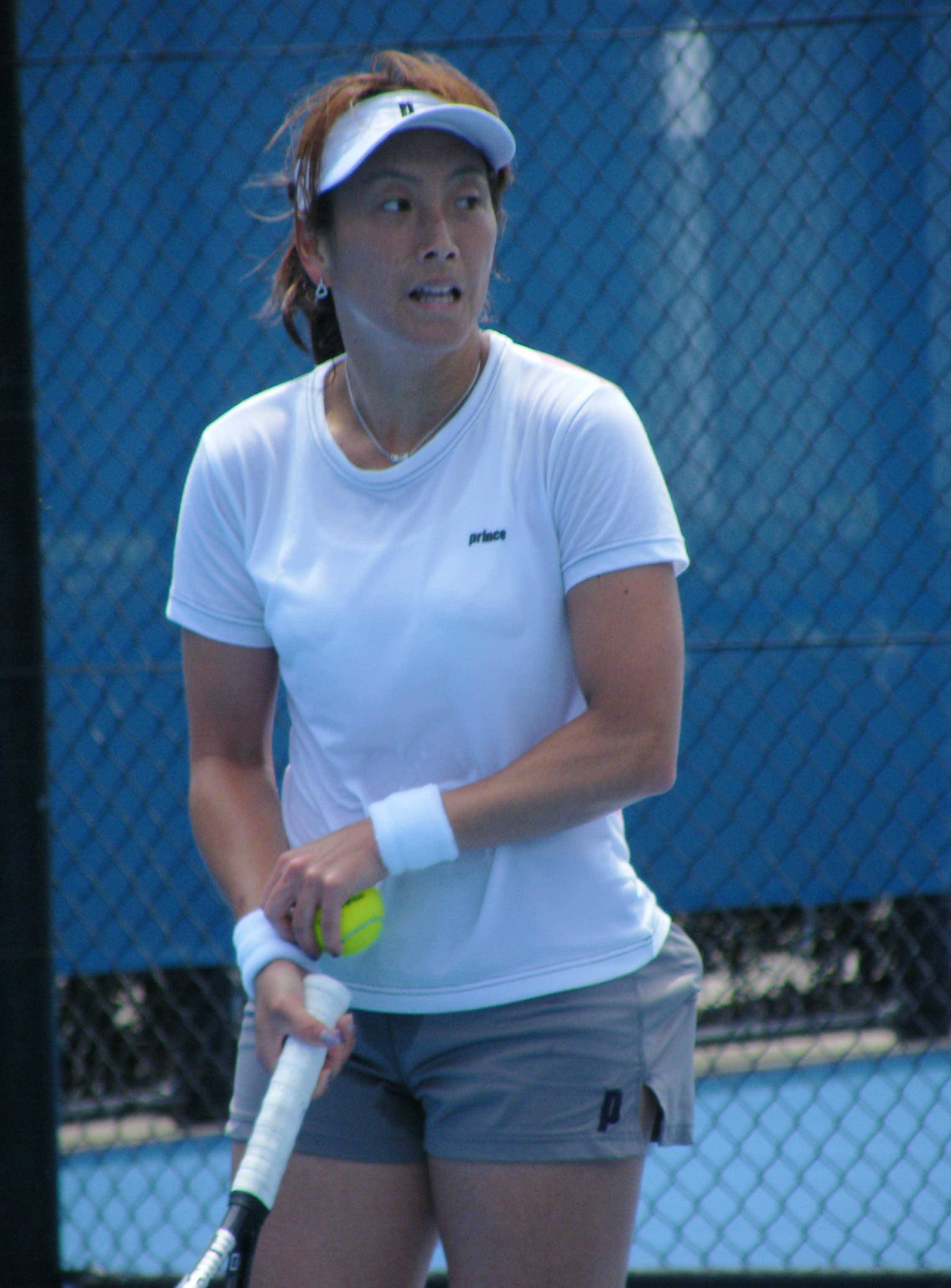 AI Sugiyama, white gear, racket, 2K Phone Wallpaper