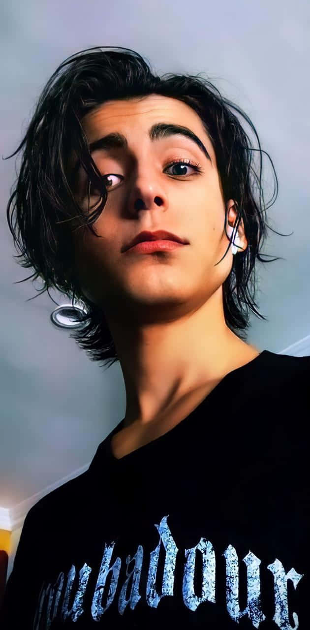 Aidan Gallagher, black t-shirt, blue text, HD Phone Wallpaper