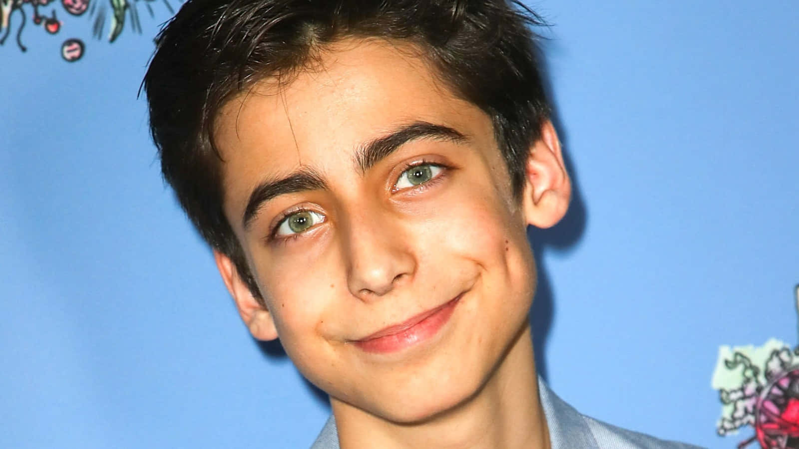 Aidan Gallagher, green eyes, dark hair, HD Desktop Wallpaper