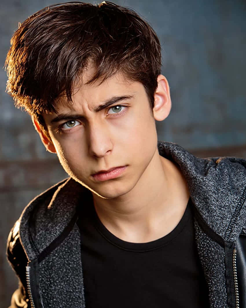 Aidan Gallagher, black jacket, black pants, SD Phone Wallpaper