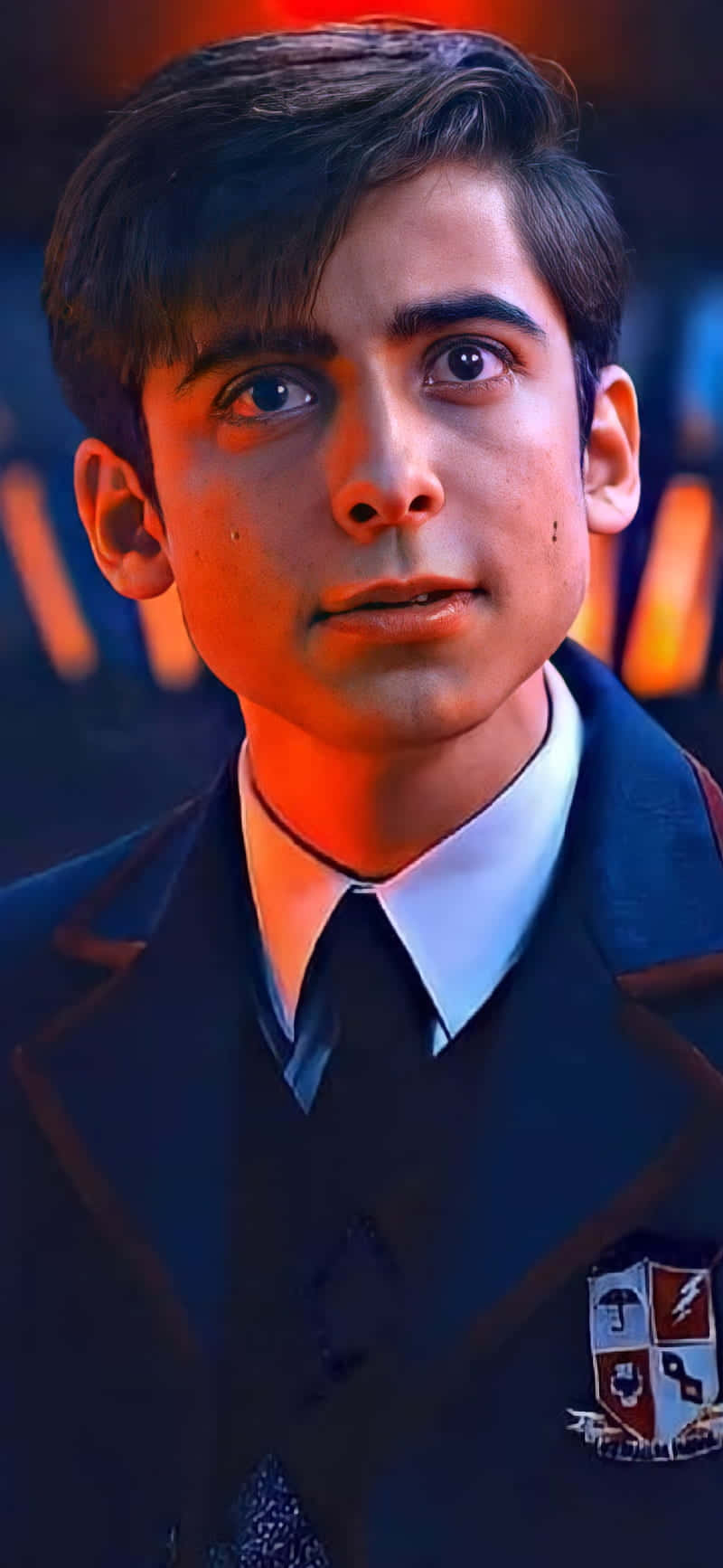 Aidan Gallagher, dark school uniform, crest, HD Phone Wallpaper