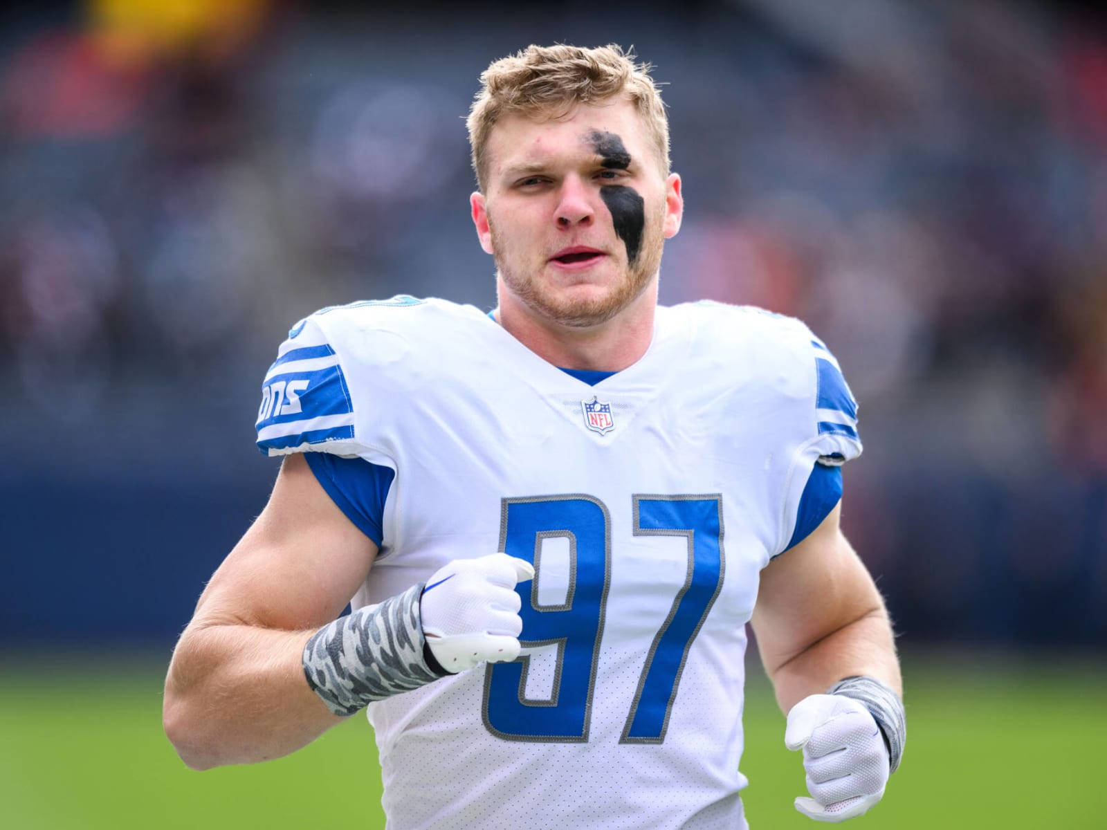 Aidan Hutchinson, NFL Defensive End, white and blue jersey, HD Desktop Wallpaper