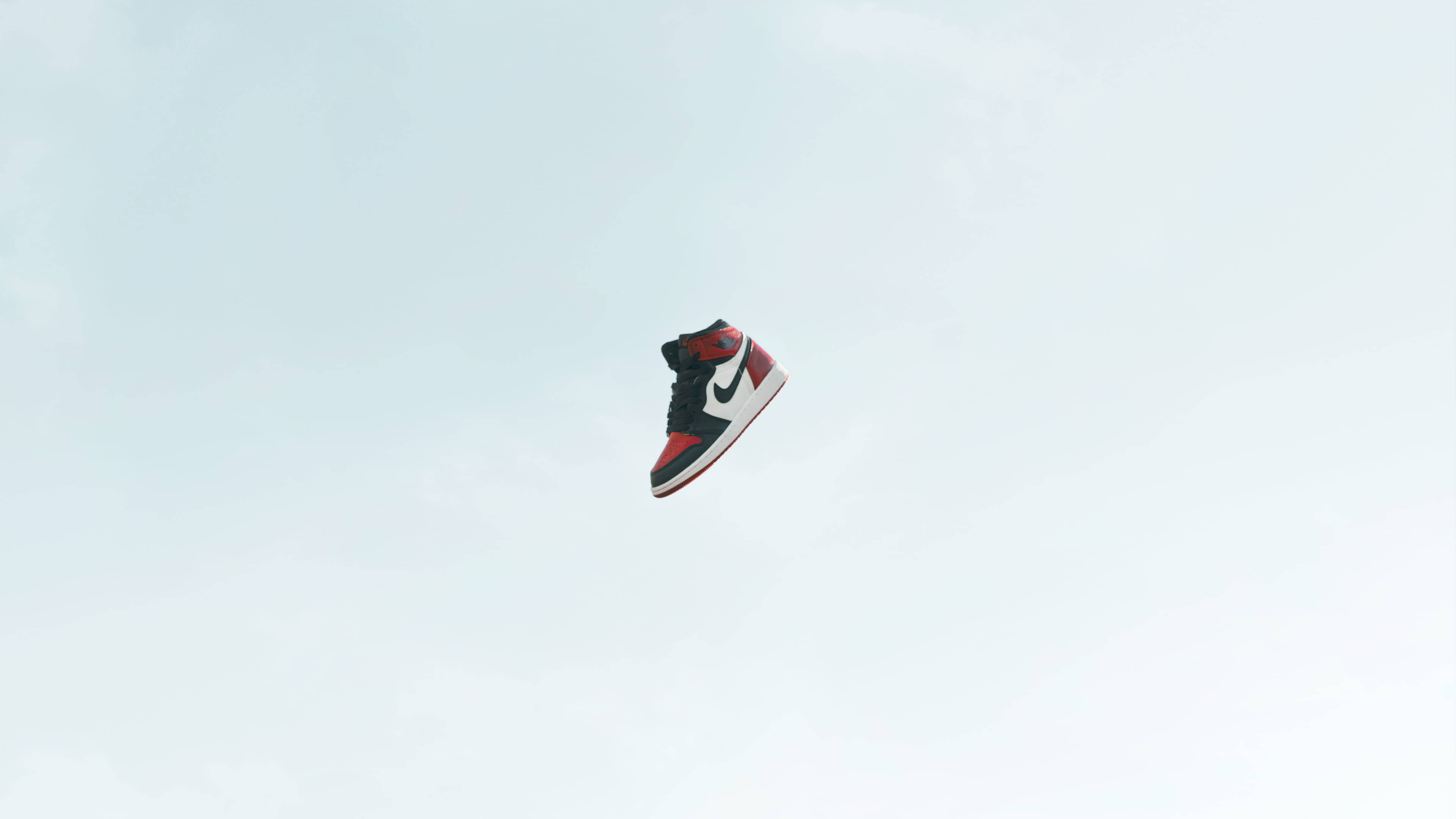 Air Jordan, black red and white, sneaker, 4K Desktop Wallpaper