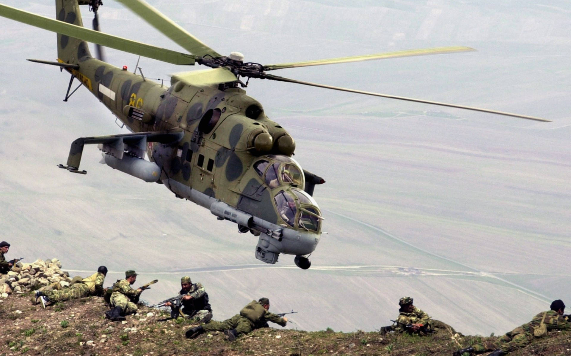 military helicopter, soldiers, camouflage gear, Full HD Desktop Wallpaper