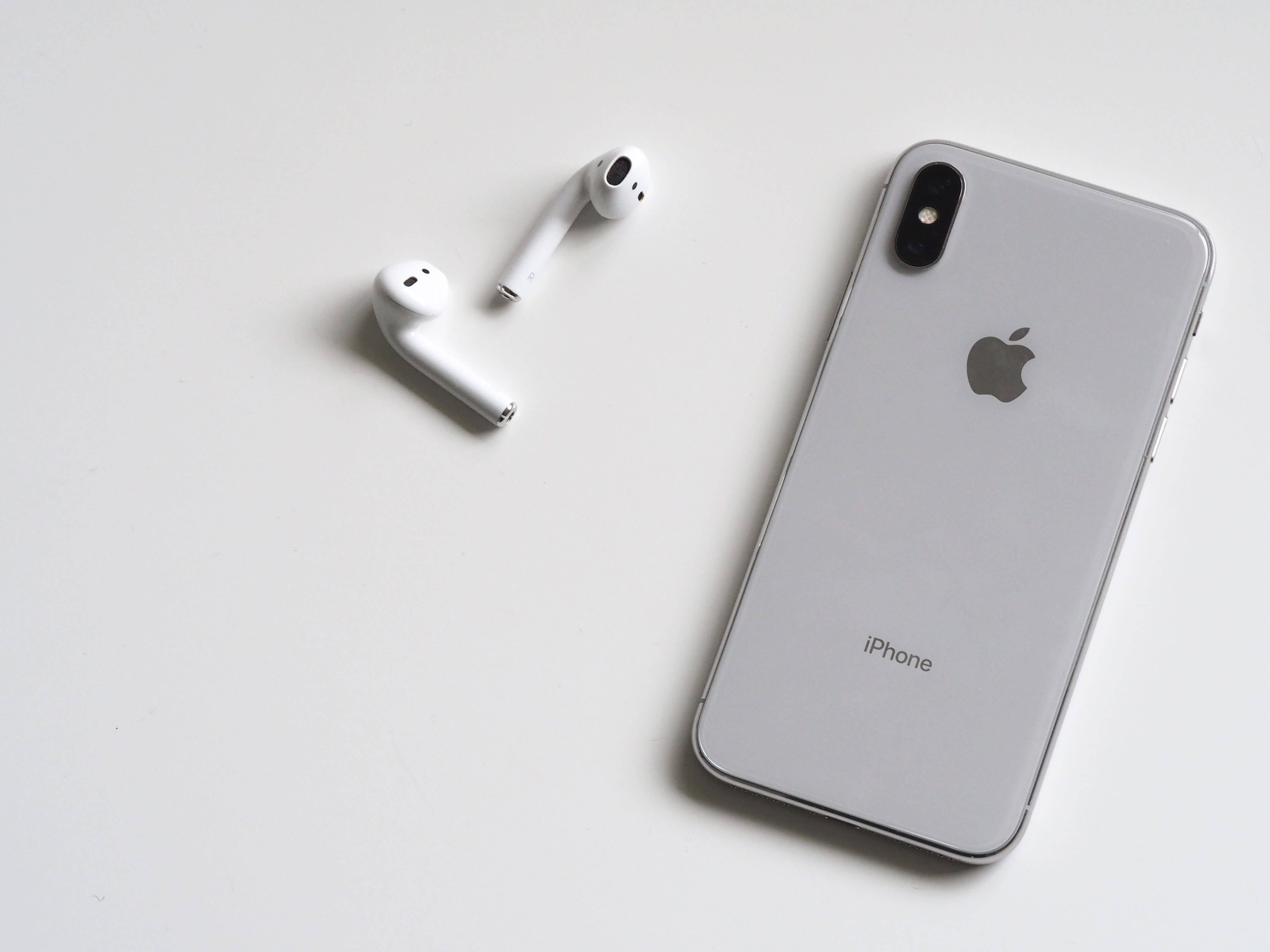 iPhone X, AirPods, silver, 4K Desktop Wallpaper