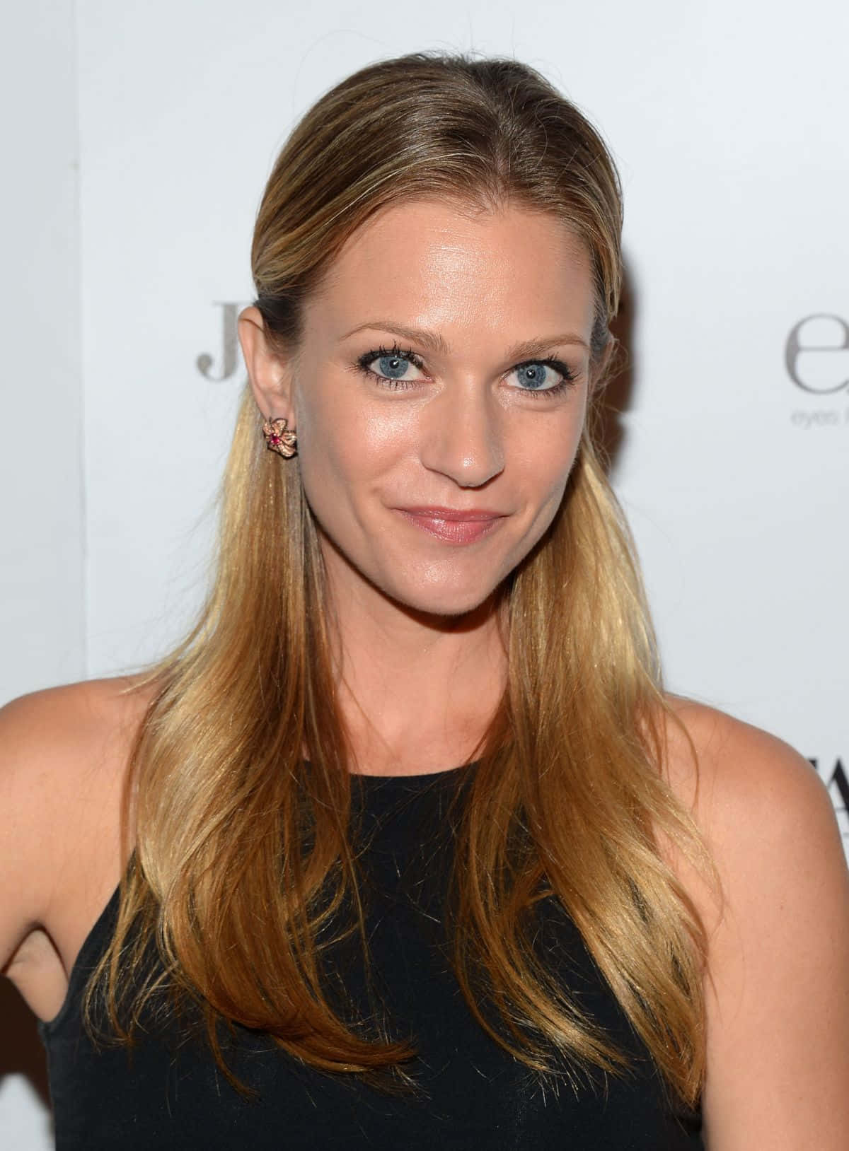 A.J. Cook, black top, floral earrings, HD Phone Wallpaper
