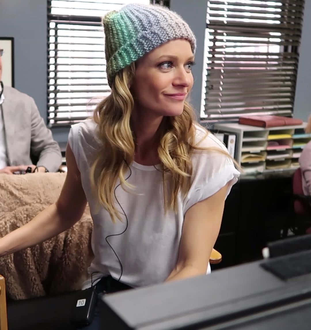 A.J. Cook, blonde hair, colorful knit beanie, SD Phone Wallpaper