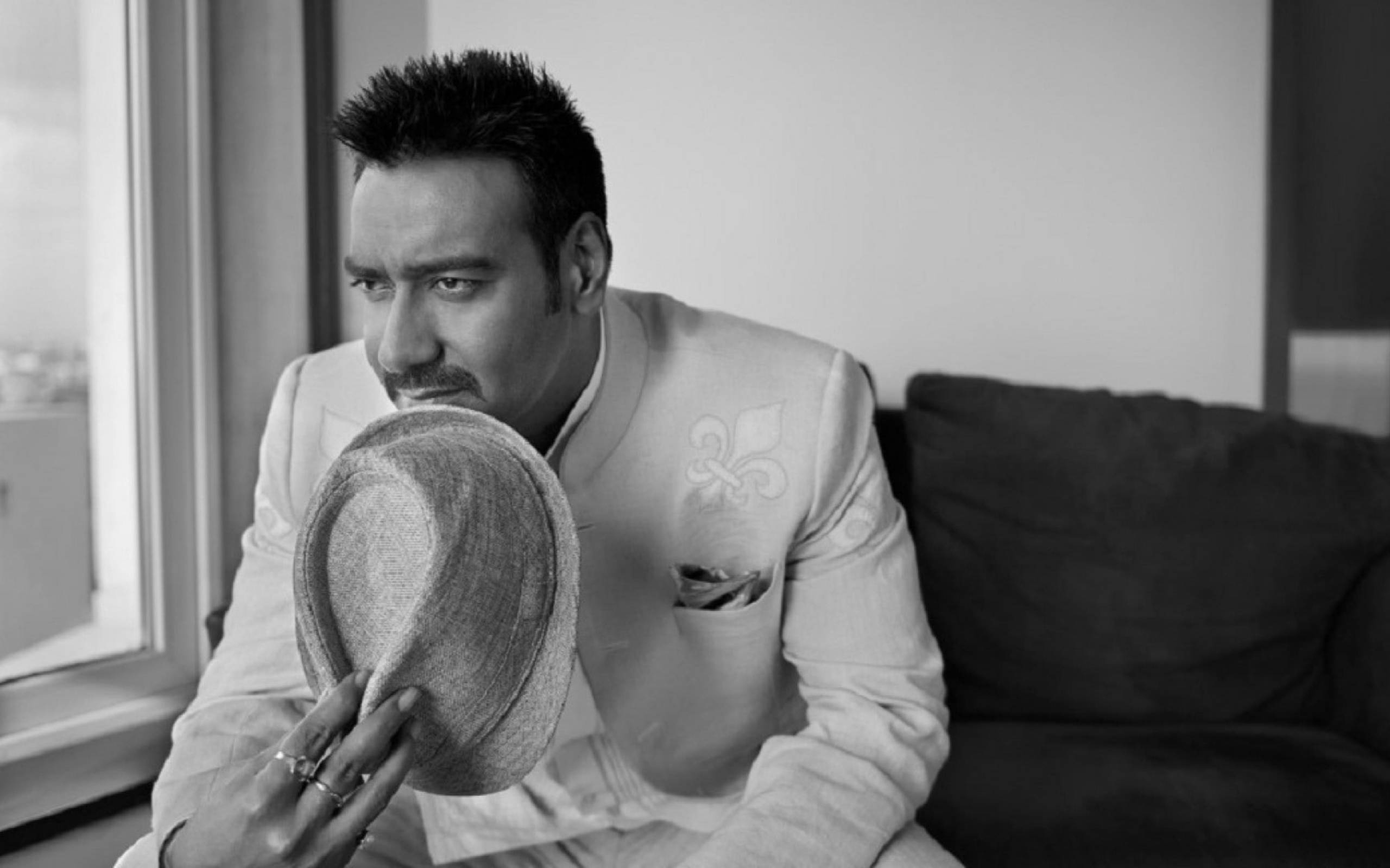 Ajay Devgn, monochrome portrait, light suit, 2K Desktop Wallpaper
