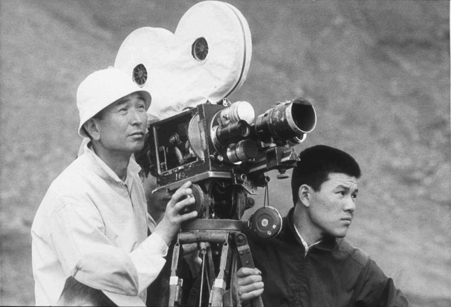 Akira Kurosawa, vintage film camera, tripod, HD Desktop Wallpaper