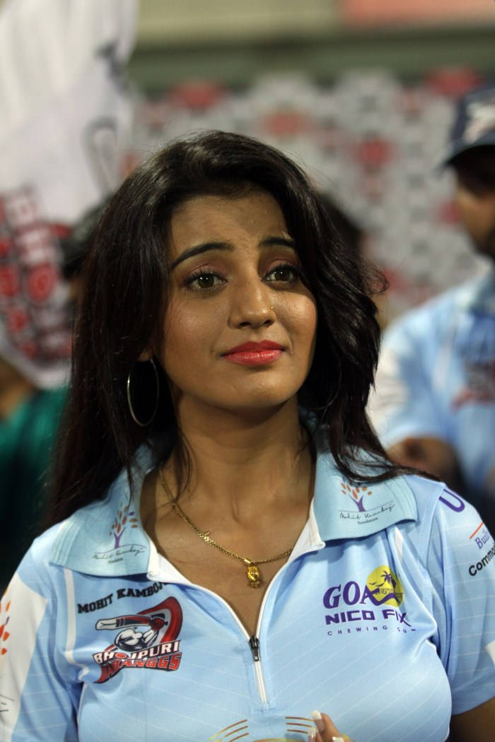 Akshara Singh, light blue sports jersey, event, SD Phone Wallpaper
