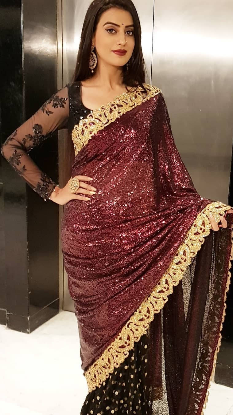 Akshara Singh, glowing, sparkly dress, HD Phone Wallpaper