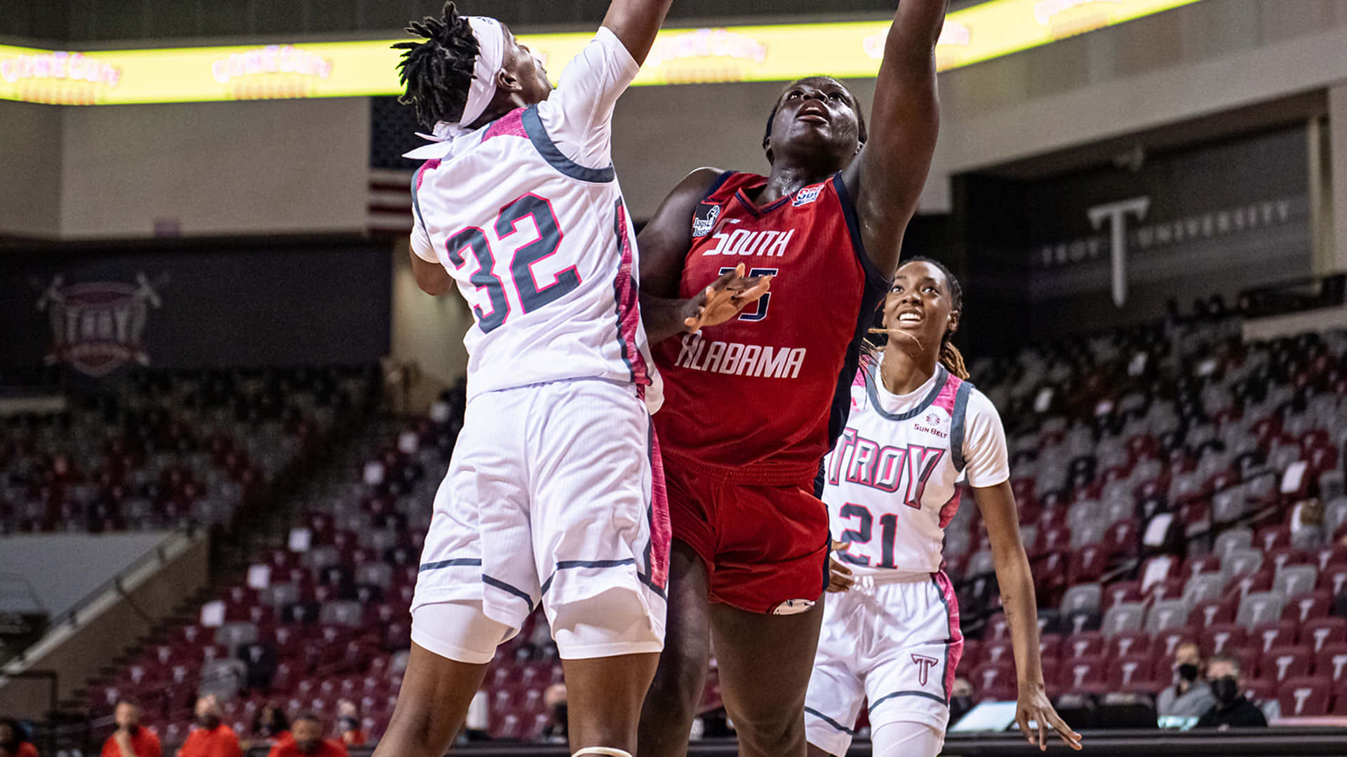Alabama Basketball, basketball players, arena lights, Full HD Desktop Wallpaper