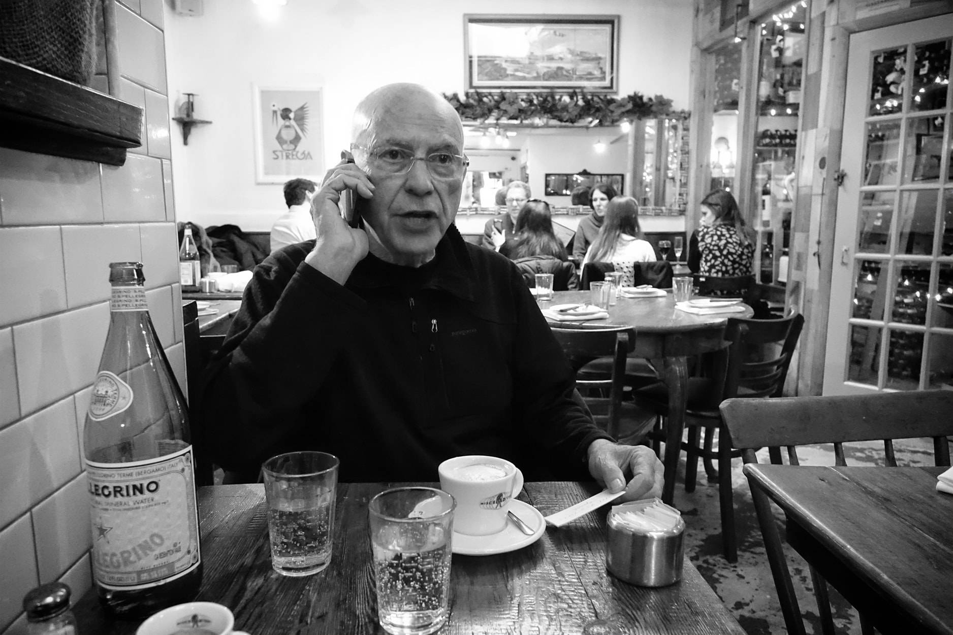Alan Arkin, glasses, rustic cafe table, HD Desktop Wallpaper
