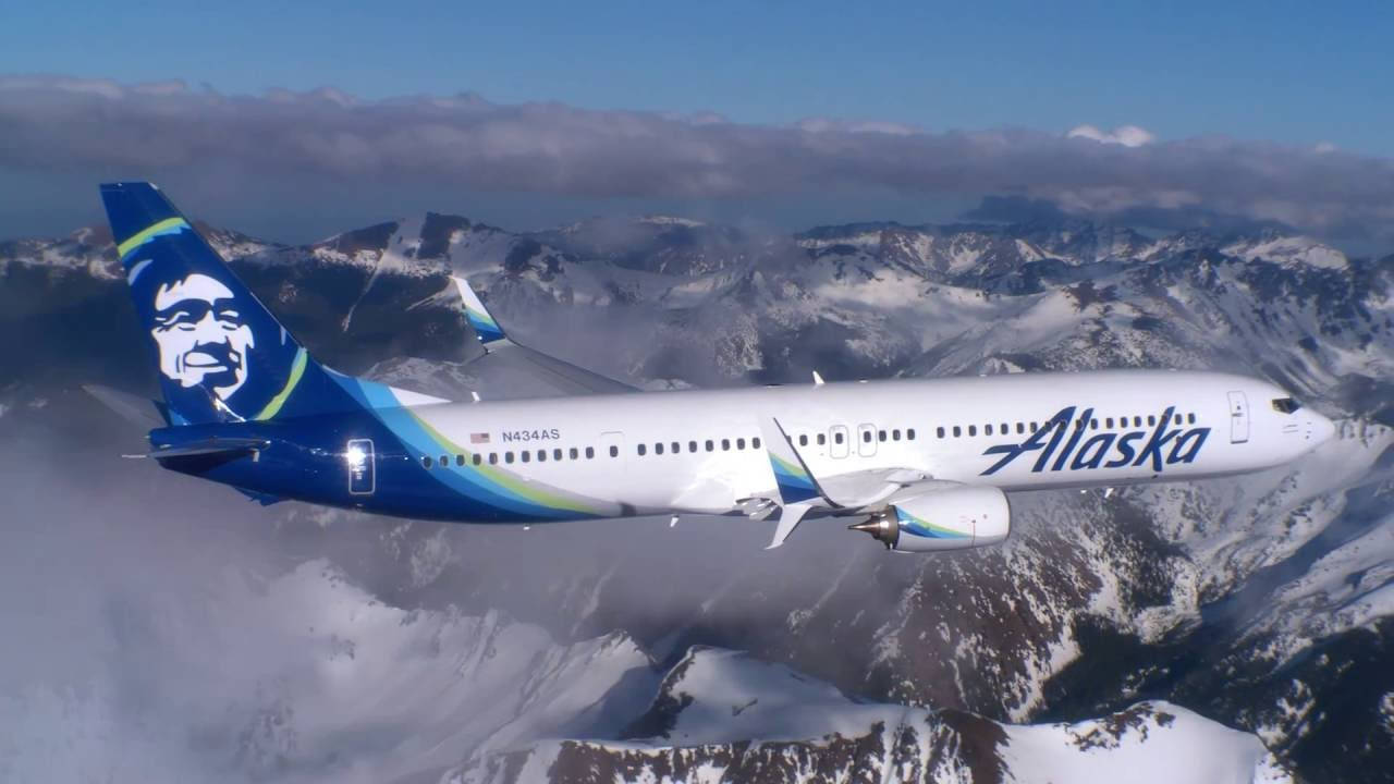 Alaska Airlines, snowcapped mountains, clear blue sky, HD Desktop Wallpaper