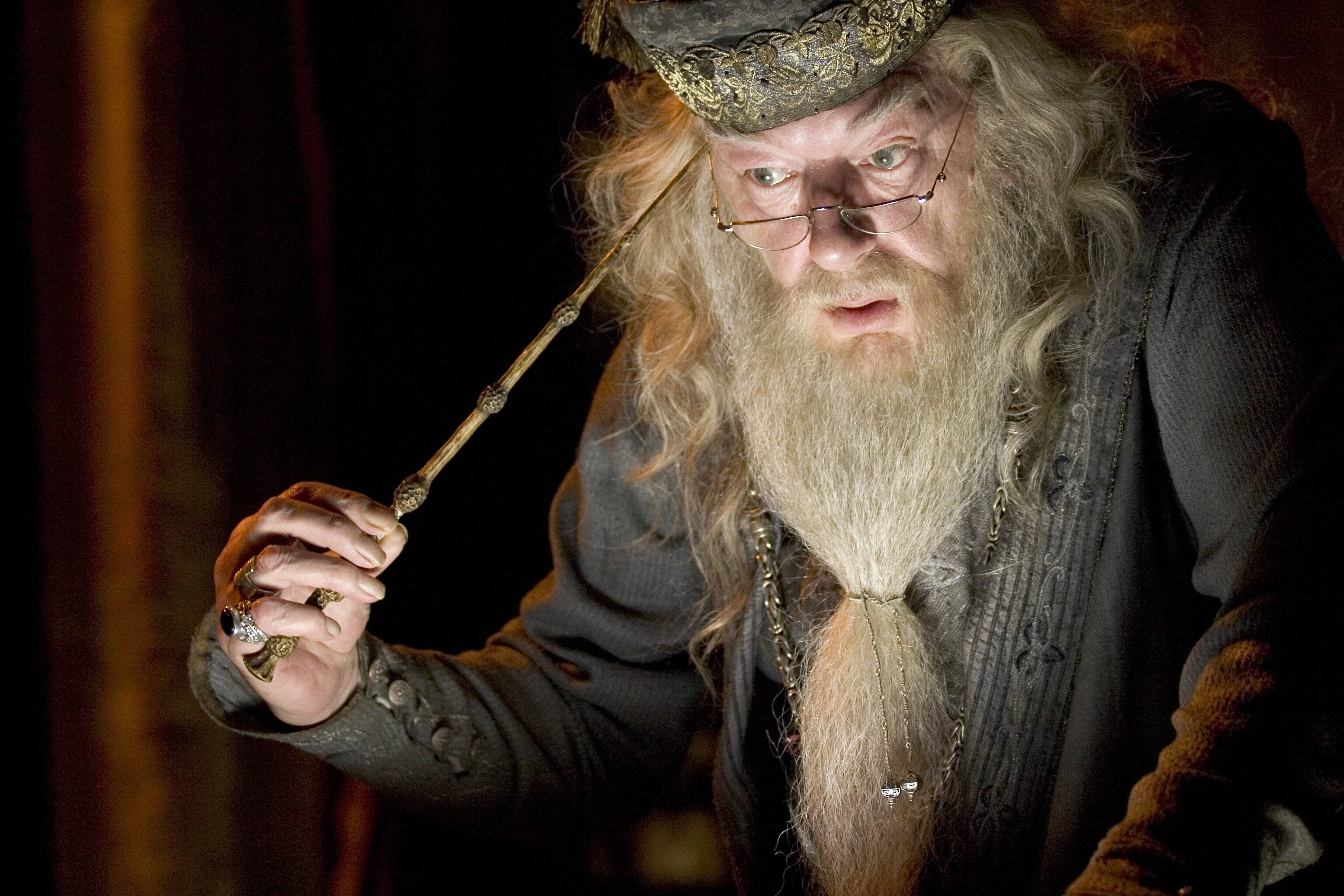 Albus Dumbledore, wand, long white beard, 2K Desktop Wallpaper