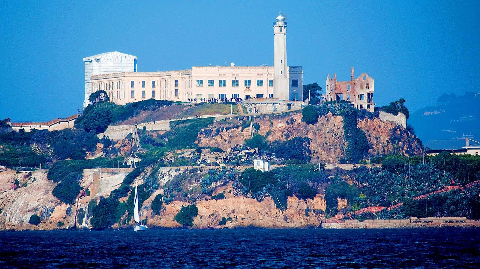 Alcatraz Island, historic prison fortress, rugged cliff, HD Desktop Wallpaper