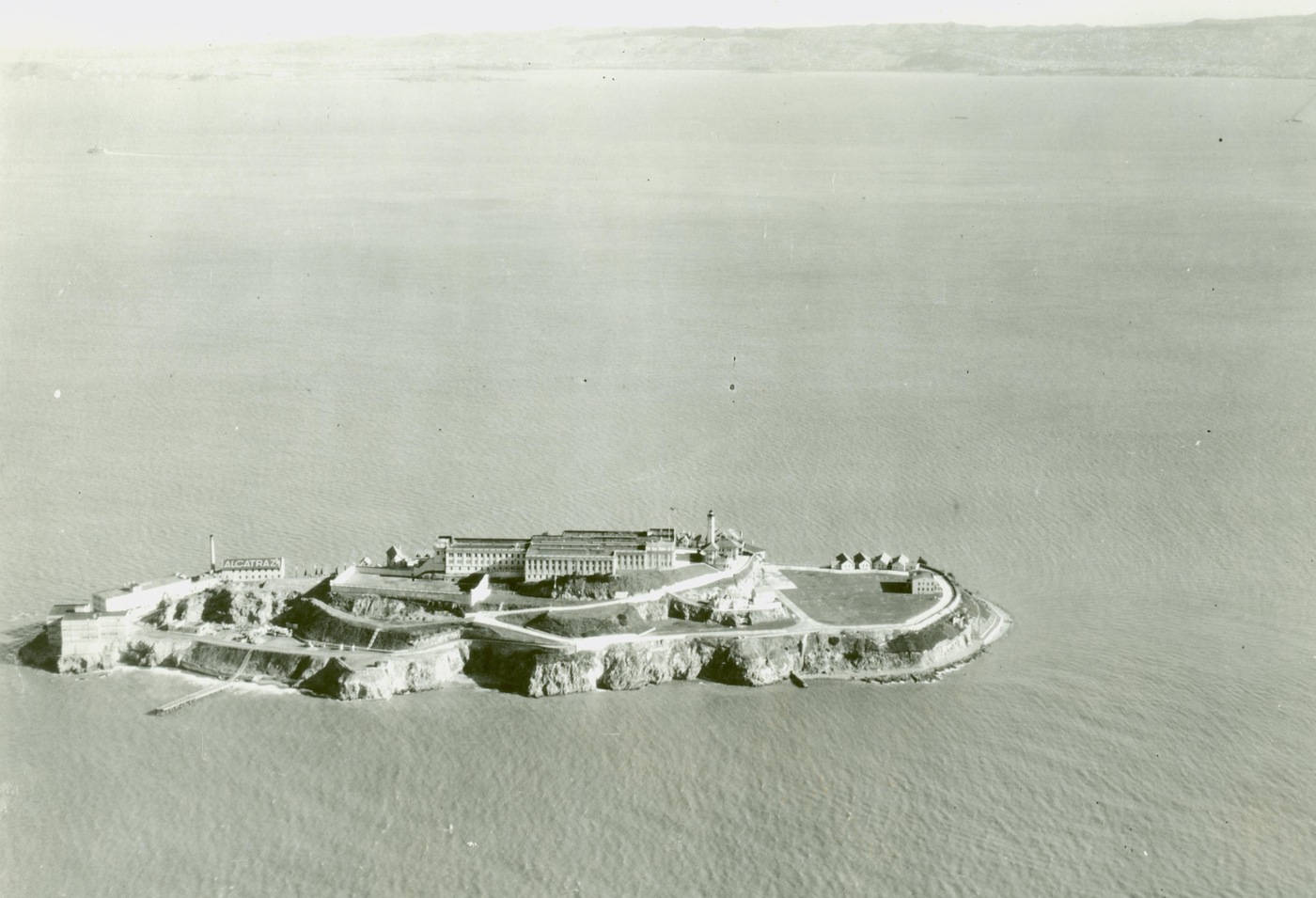 Alcatraz Island, mid 19th century, historic prison buildings, HD Desktop Wallpaper