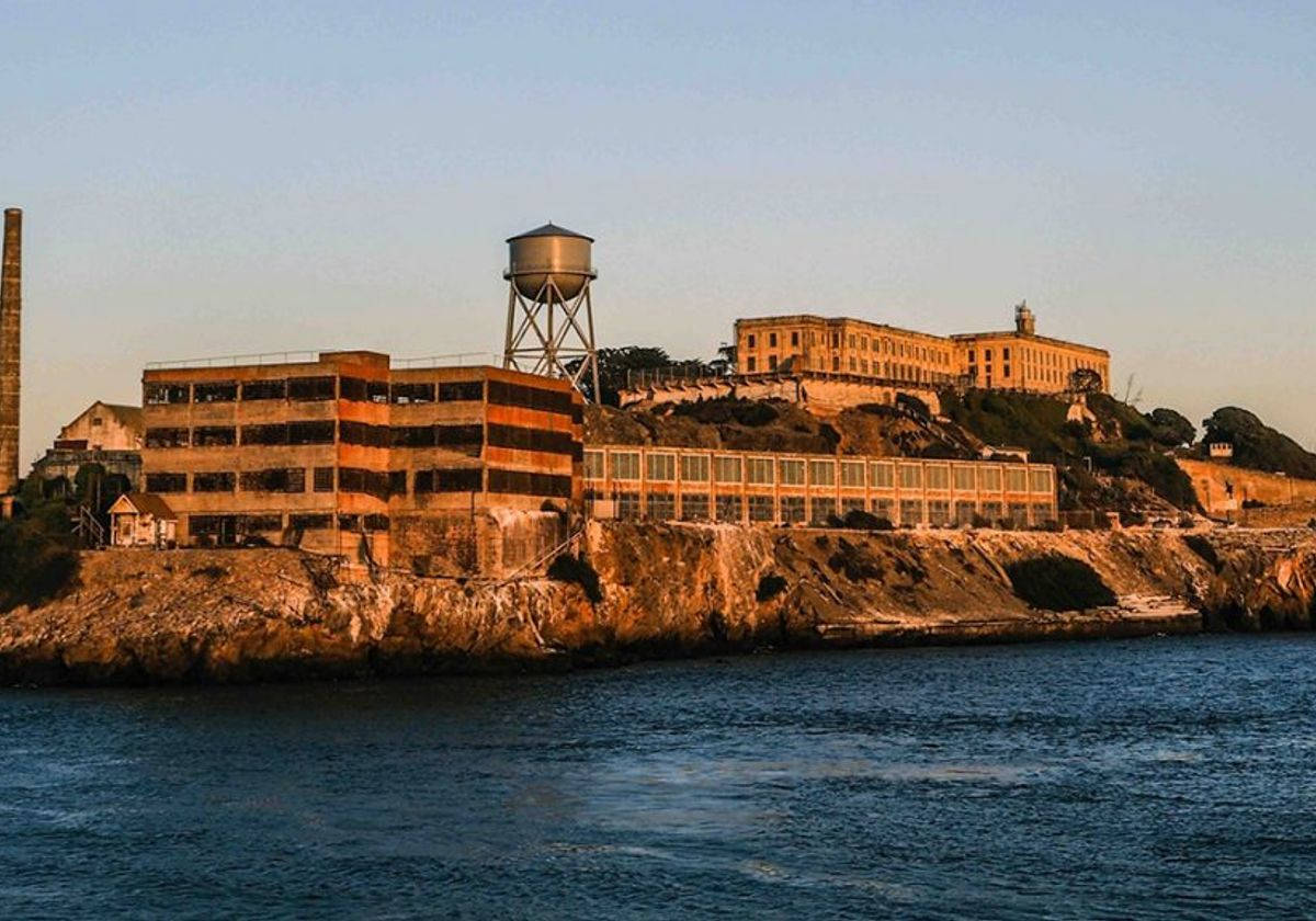 Alcatraz Island, golden hour, historic prison buildings, SD Desktop Wallpaper