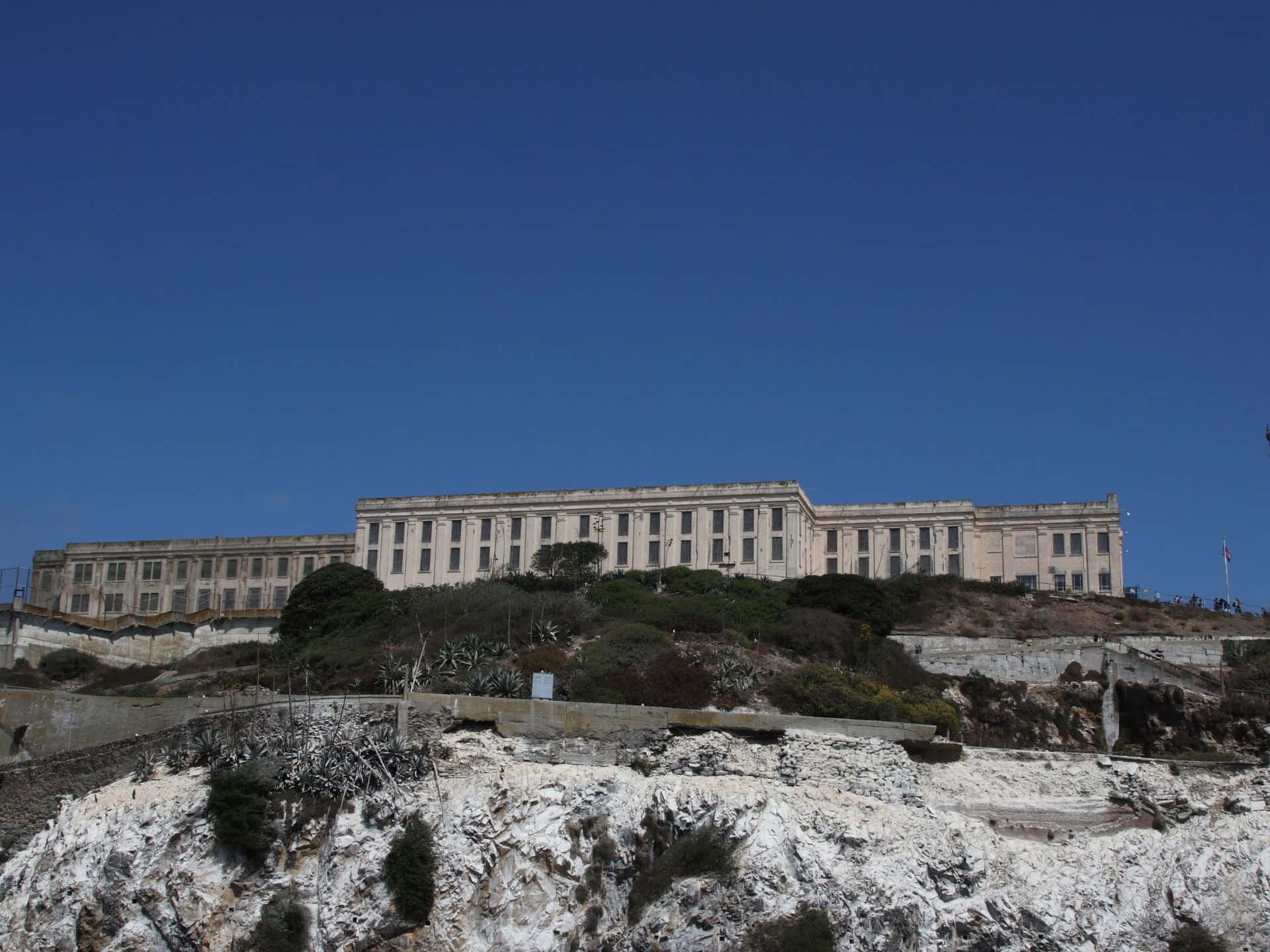 Alcatraz Island, former prison exterior, sunlit cliff, Full HD Desktop Wallpaper
