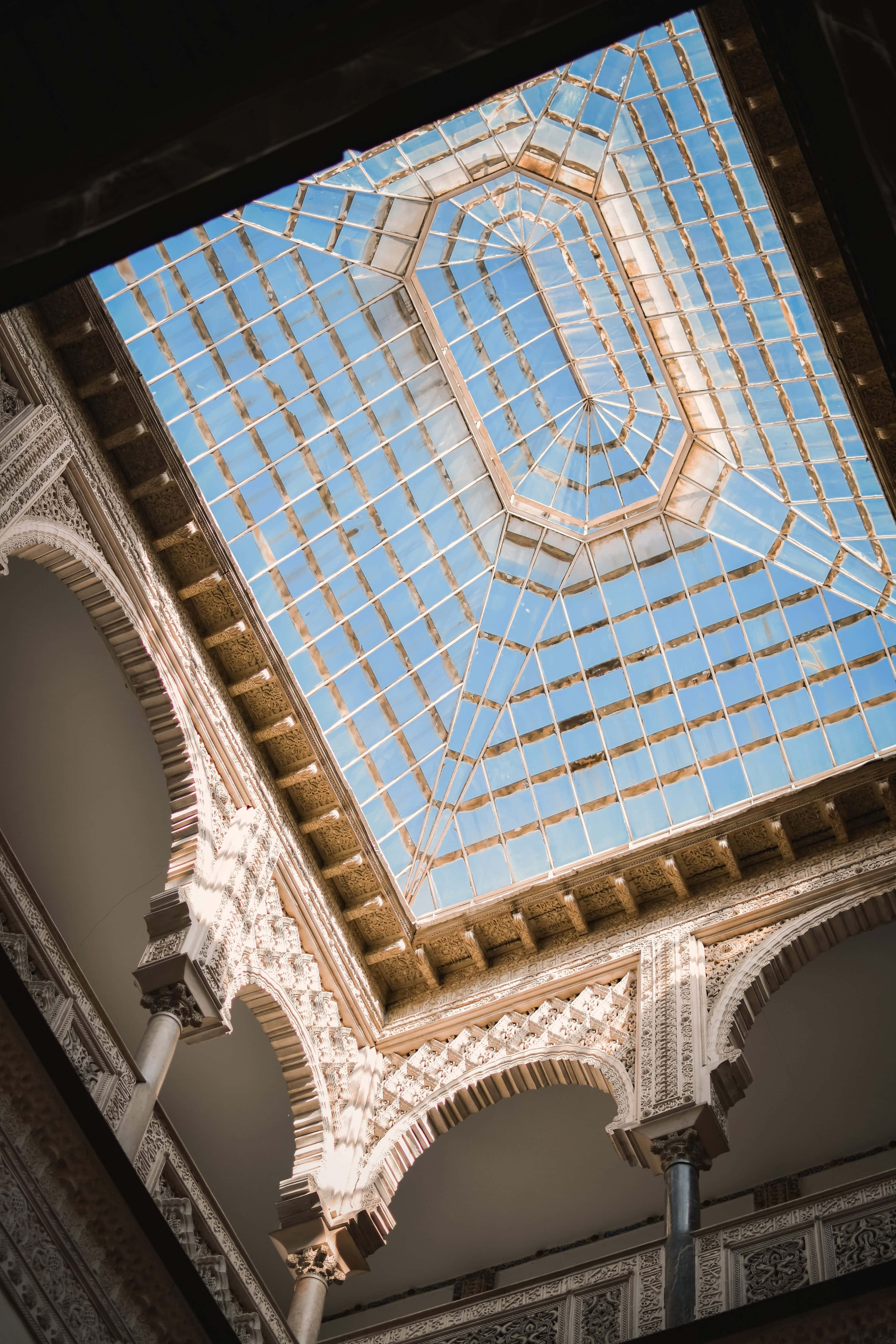 Alcazar De Colon, courtyard, intricate arches, 4K Phone Wallpaper
