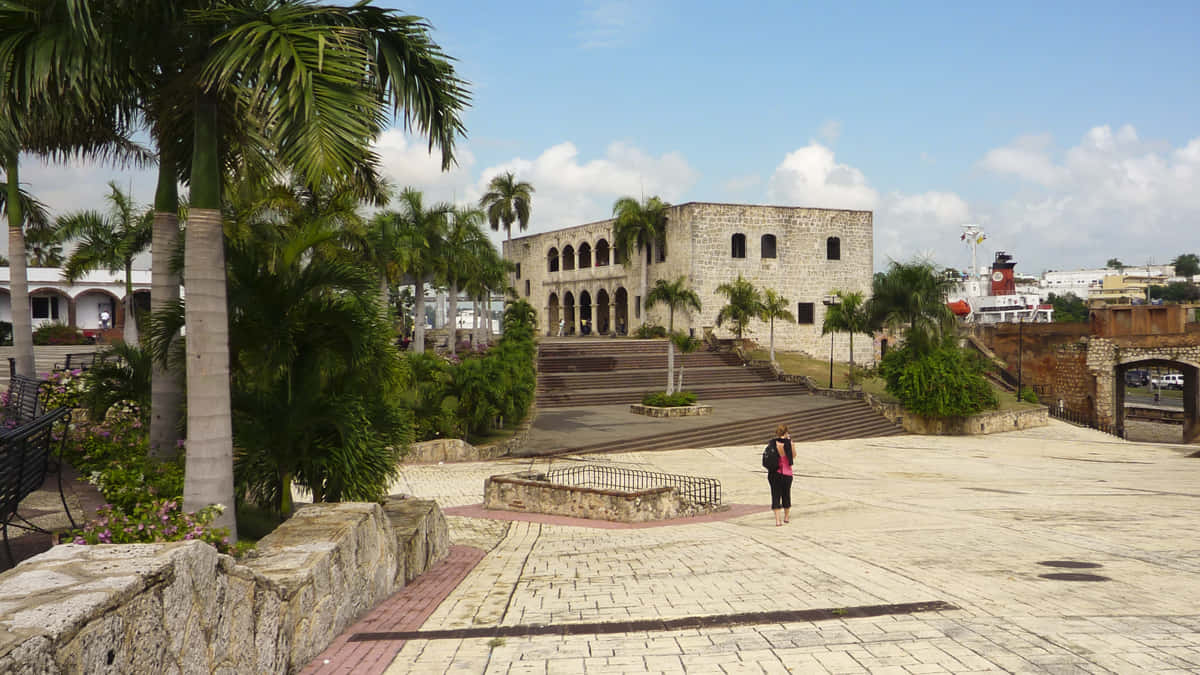 Alcazar De Colon, stone plaza, historic stone building, SD Desktop Wallpaper