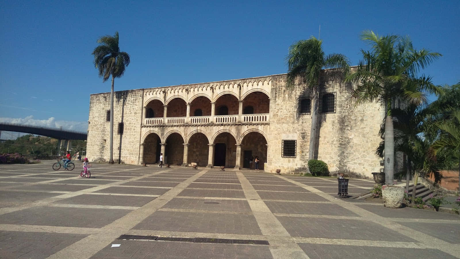 Alcazar De Colon, stone building, arched colonnades, HD Desktop Wallpaper