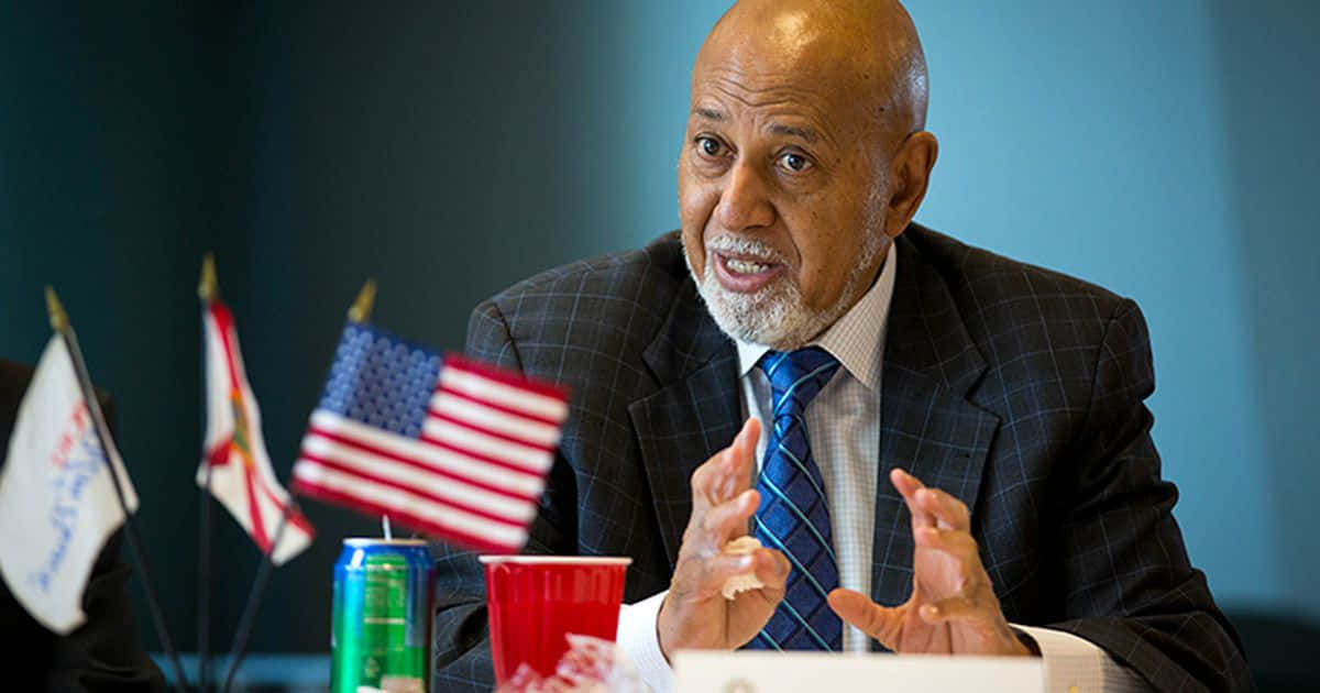 Alcee Hastings, blue tie, checkered suit, SD Desktop Wallpaper