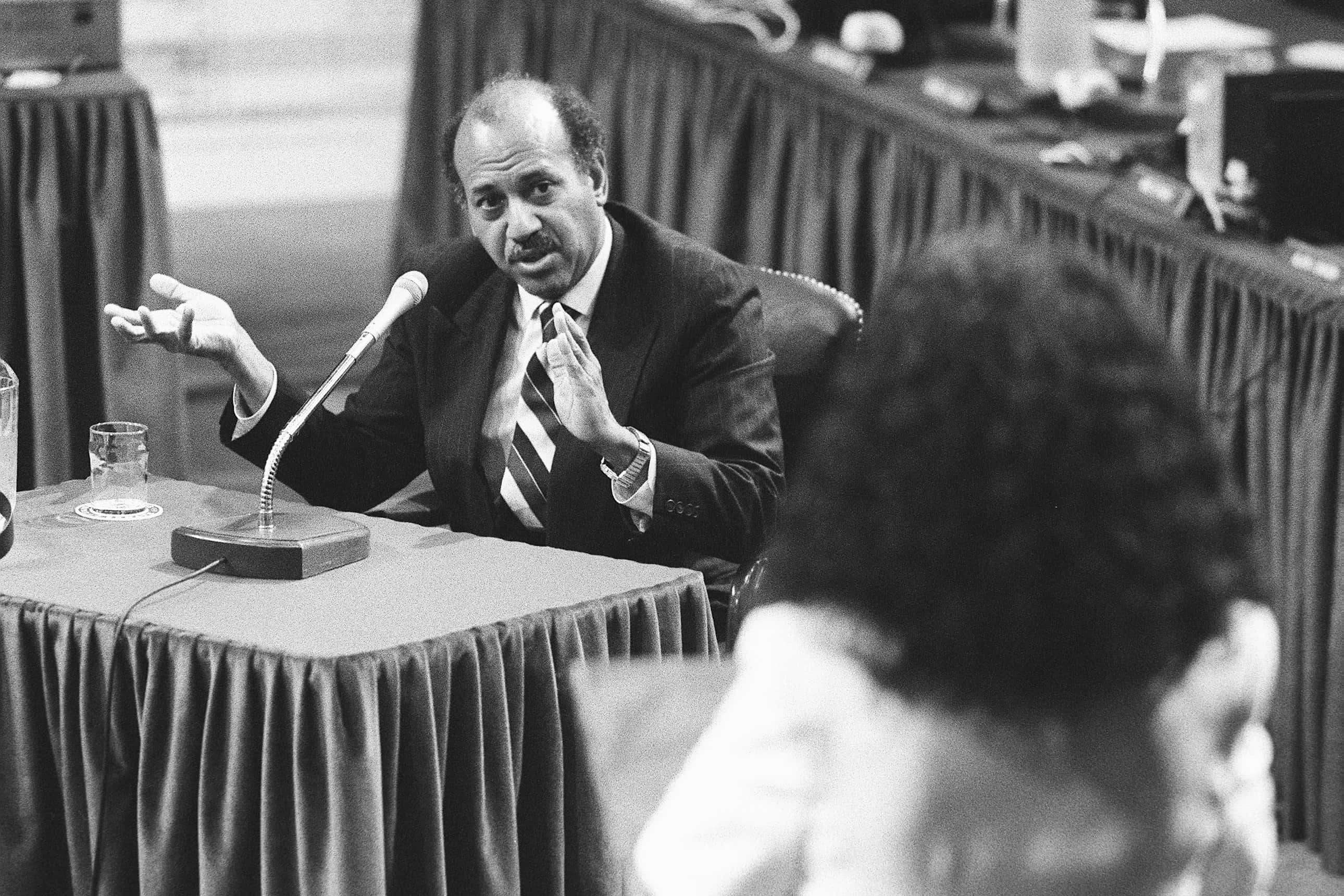 Alcee Hastings, meeting, suit, 2K Desktop Wallpaper