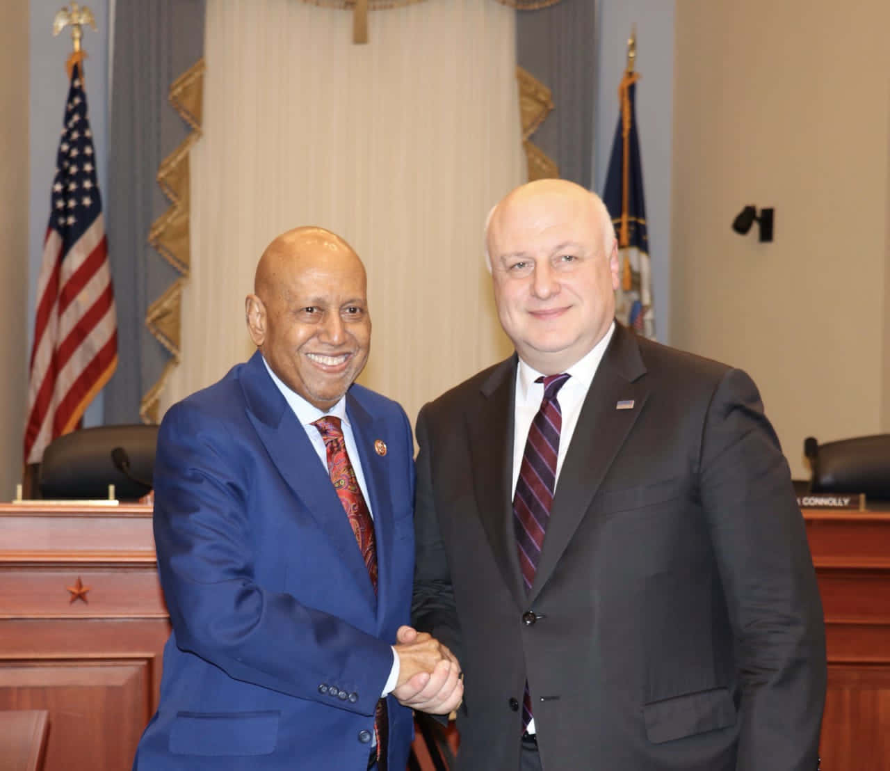 Alcee Hastings, American flags, wooden desks, HD Desktop Wallpaper