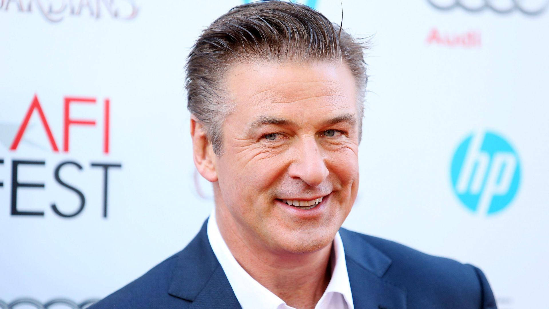 Alec Baldwin, red carpet event, sponsor logos, Full HD Desktop Wallpaper