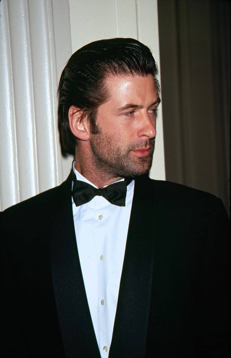Alec Baldwin, black tuxedo, bow tie, HD Phone Wallpaper