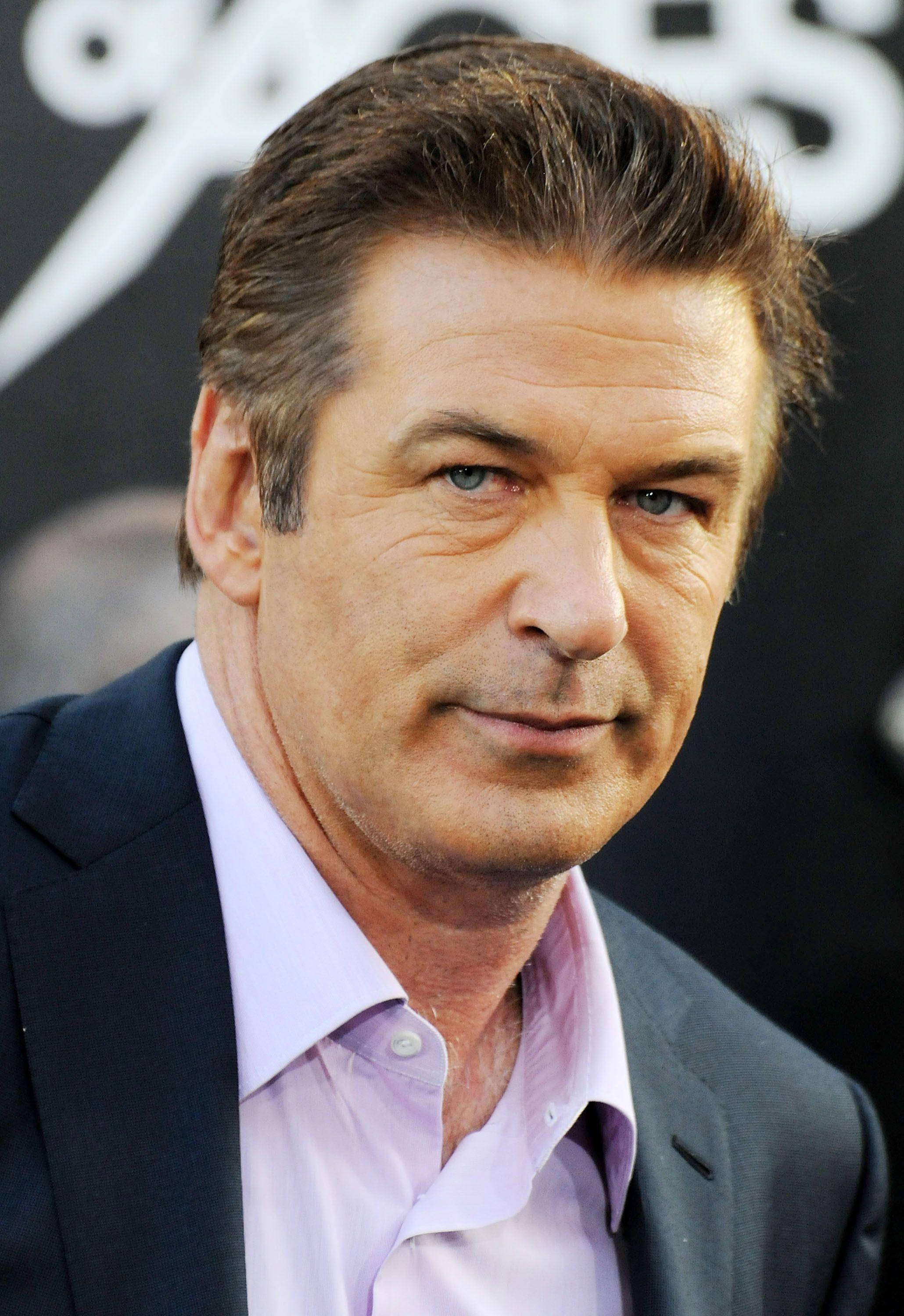 Alec Baldwin, red carpet event, dark suit, 2K Phone Wallpaper