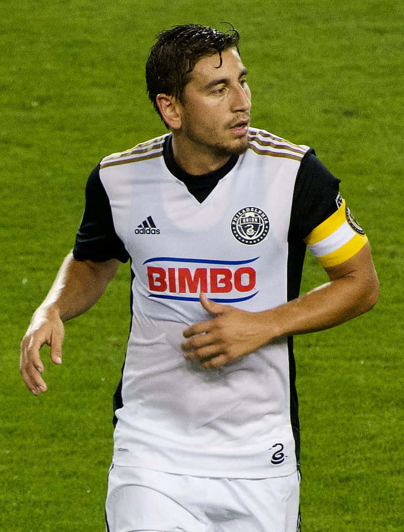 Alejandro Bedoya, white and black jersey, vibrant green field, SD Phone Wallpaper