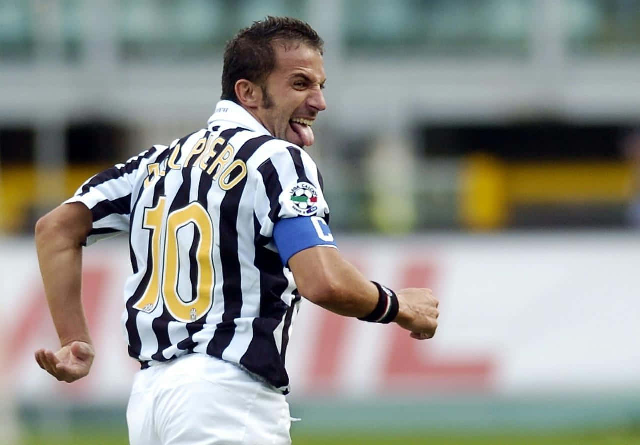 Alessandro Del Piero, black and white striped jersey, green field, HD Desktop Wallpaper